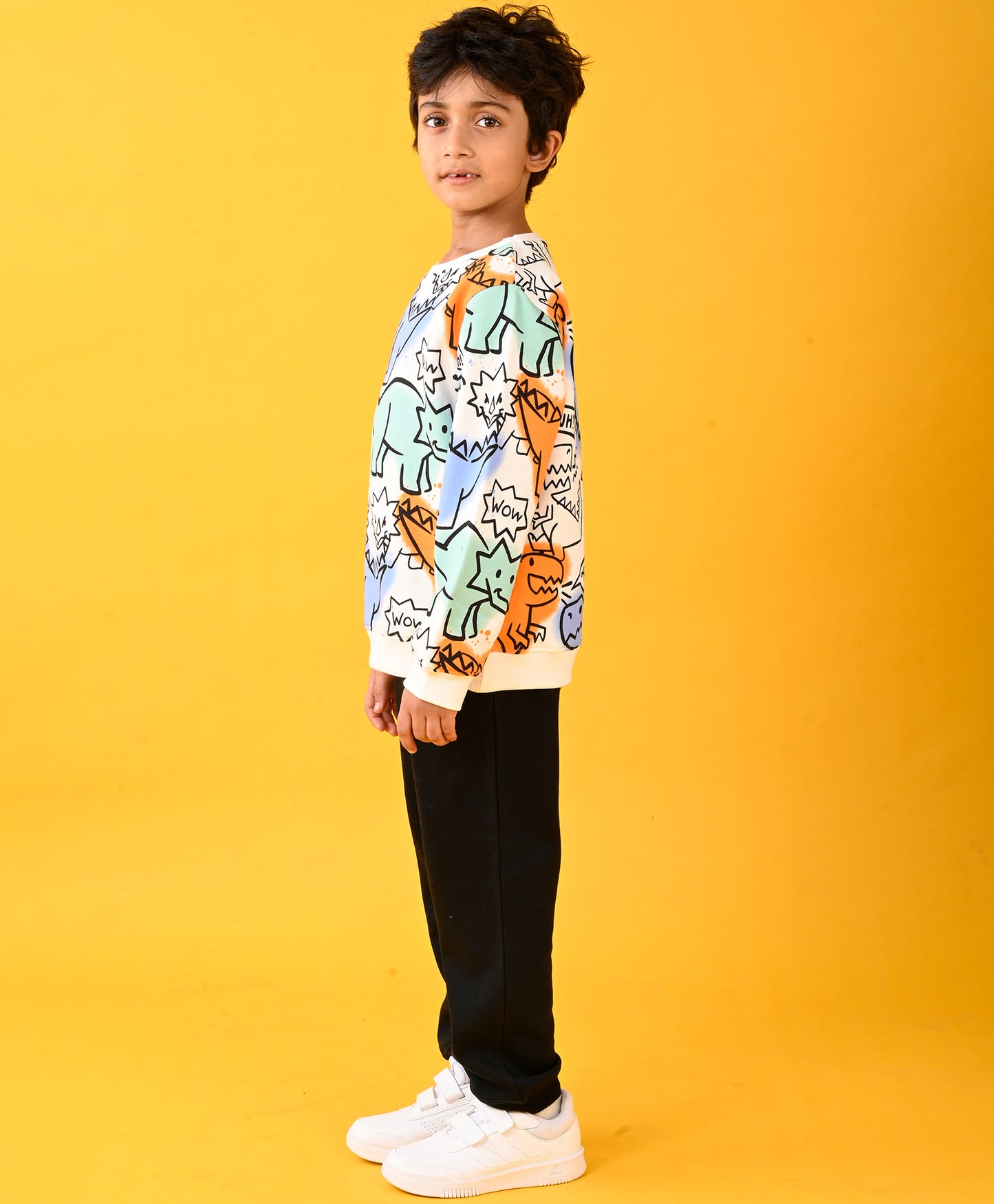 DINOSAUR WOW SWEATSHIRT AND BLACK FLEECE JOGGER SET - WHITE/BLACK