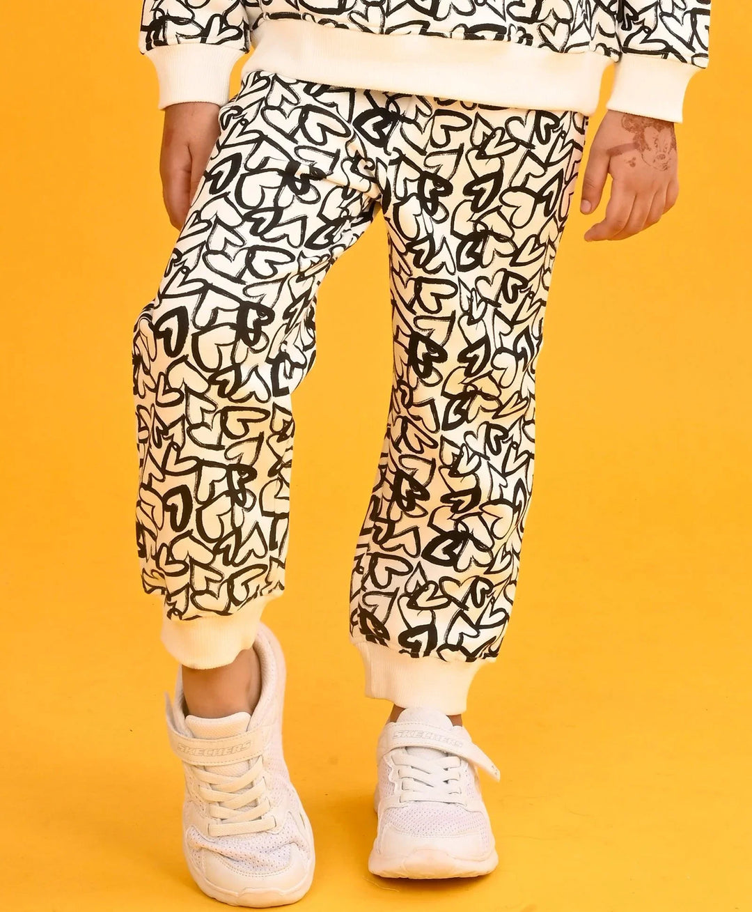 BLACK HEART FLEECE GIRLS JOGGER-WHITE - Anthrilo 