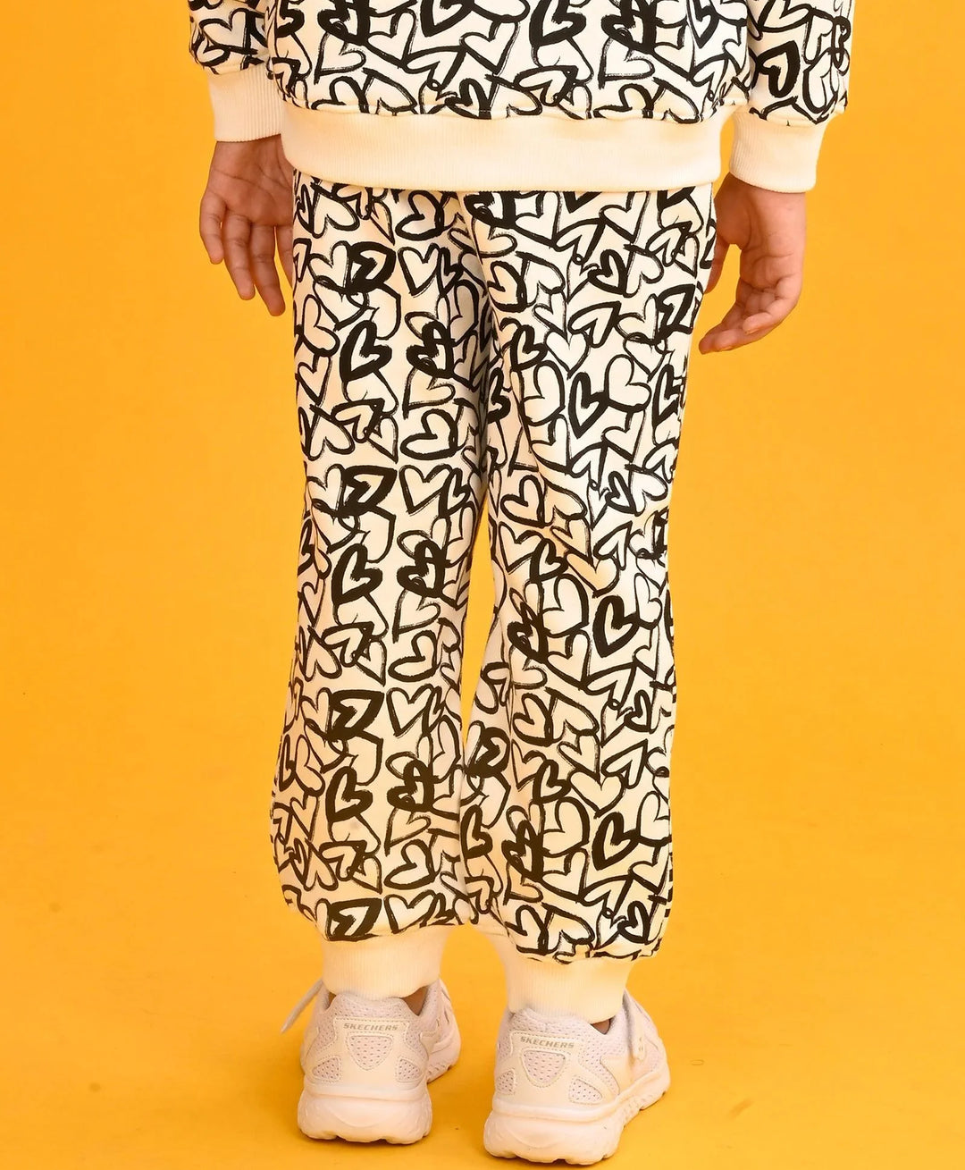 BLACK HEART FLEECE GIRLS JOGGER-WHITE - Anthrilo 