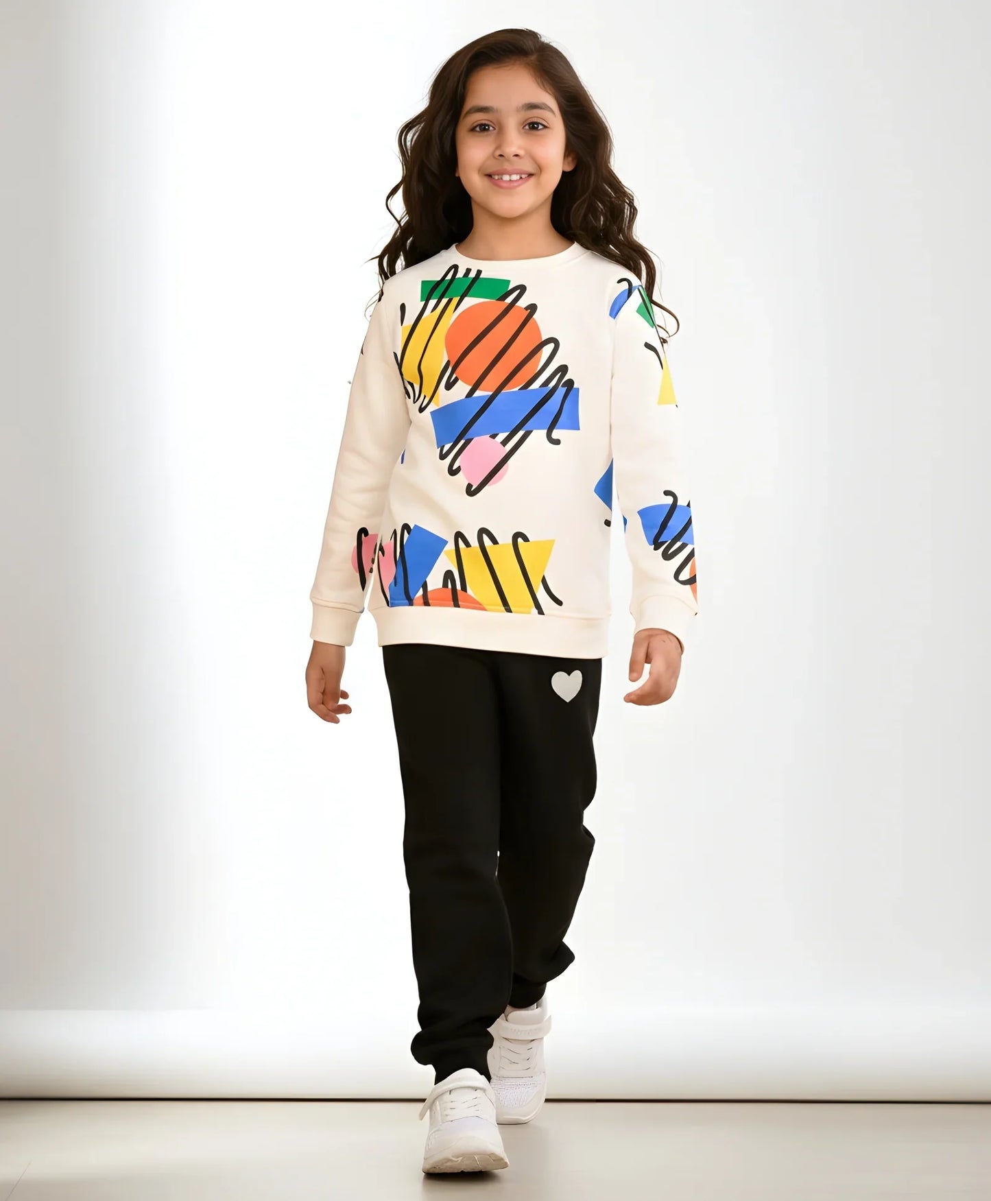 SHAPES PRINT GIRLS SWEATSHIRT BLACK HEART FLEECE JOGGER SET - WHITE/BLACK