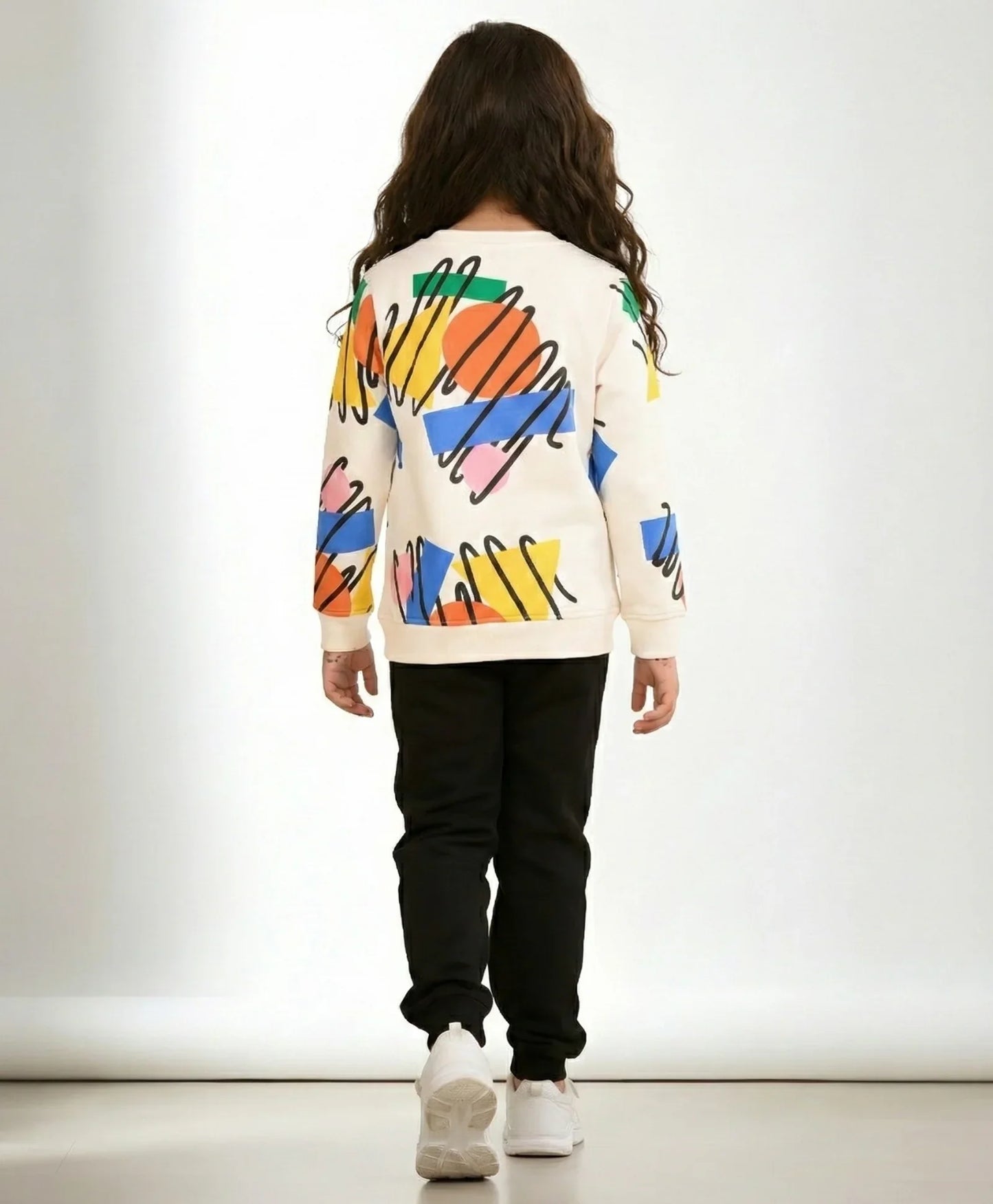 SHAPES PRINT GIRLS SWEATSHIRT BLACK HEART FLEECE JOGGER SET - WHITE/BLACK