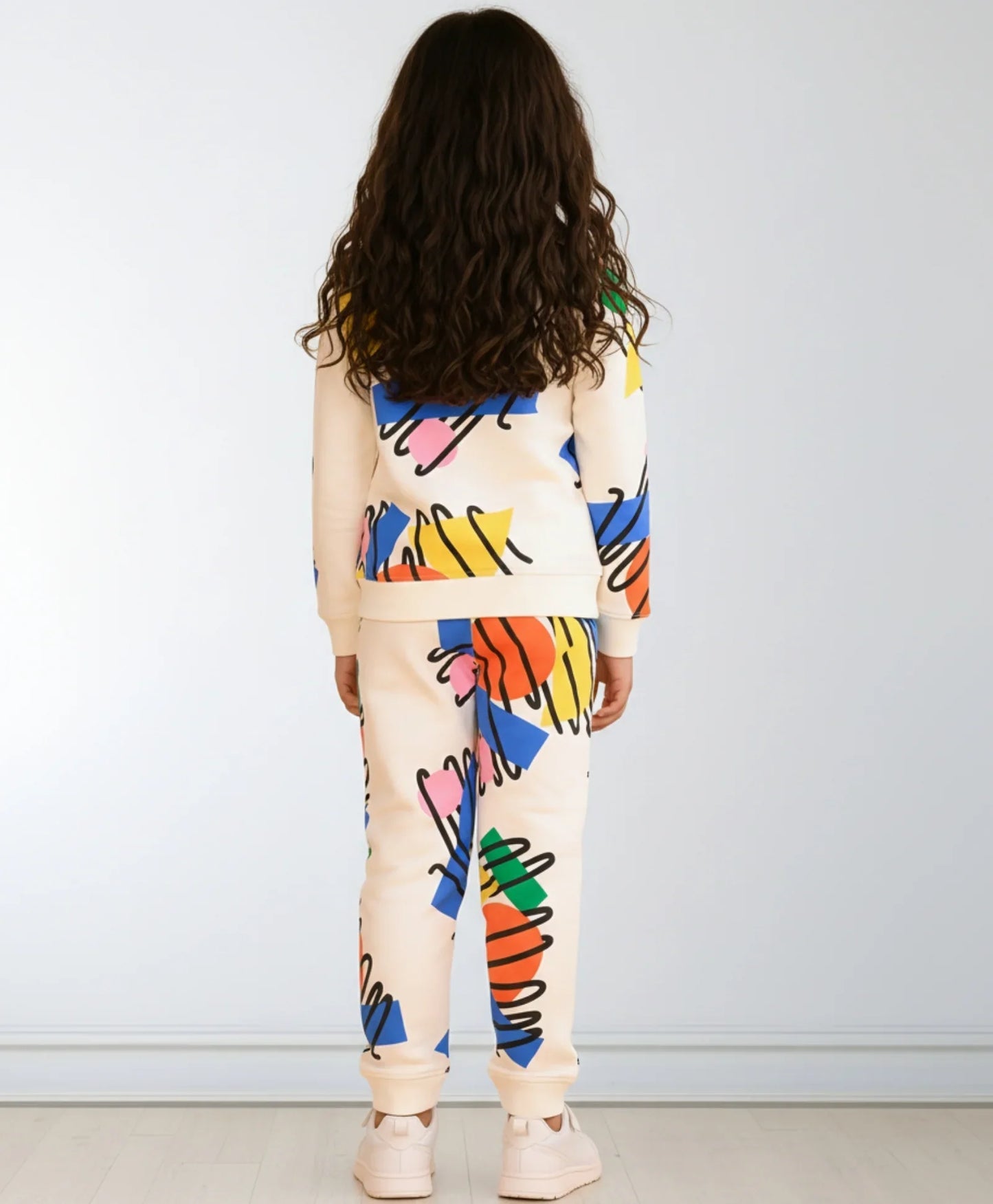 SHAPES PRINT GIRLS SWEATSHIRT FLEECE JOGGER SET - WHITE