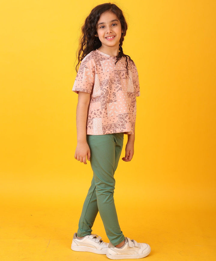 PINK PAISLEY GREEN HEART FUN LEGGING SET - WHITE/GREEN - Anthrilo 