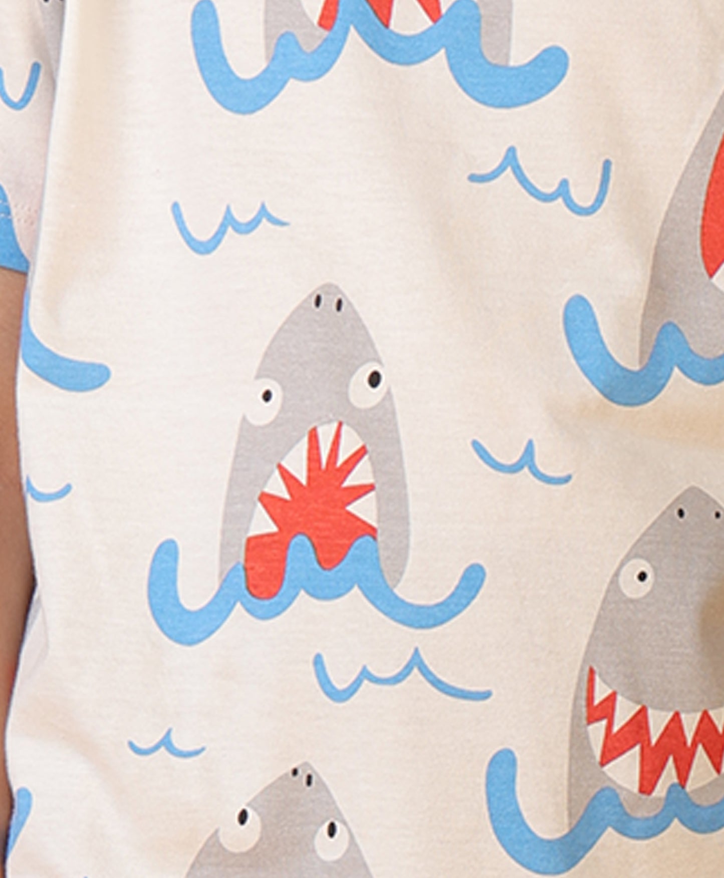 SHARK MEHROON SLEEPWEAR SHORT SET - WHITE/MEHROON