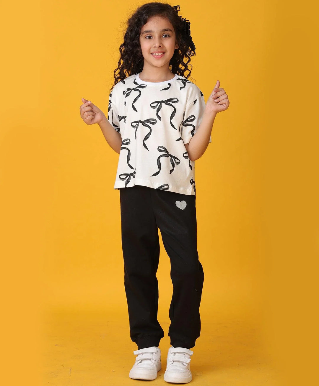 PRETTY BLACK BOW SUMMER JOGGER SET - WHITE/BLACK - Anthrilo 