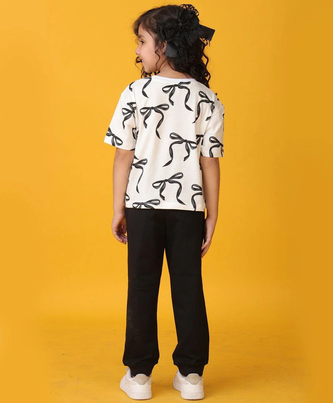 PRETTY BLACK BOW SUMMER JOGGER SET - WHITE/BLACK - Anthrilo 
