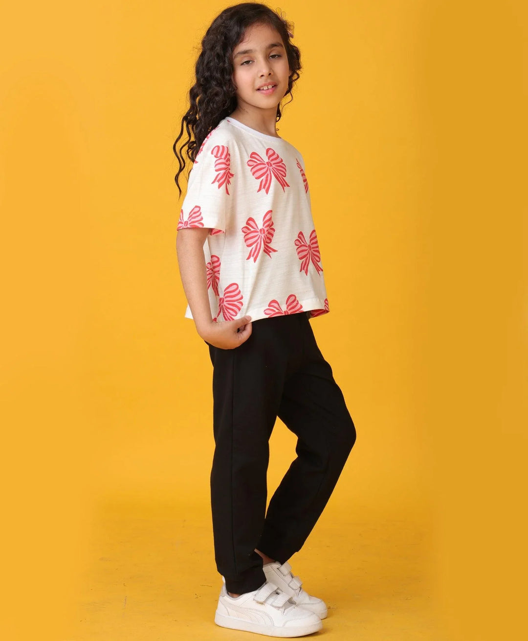PINK BOW SUMMER BLACK HEART JOGGER SET - WHITE/BLACK - Anthrilo 