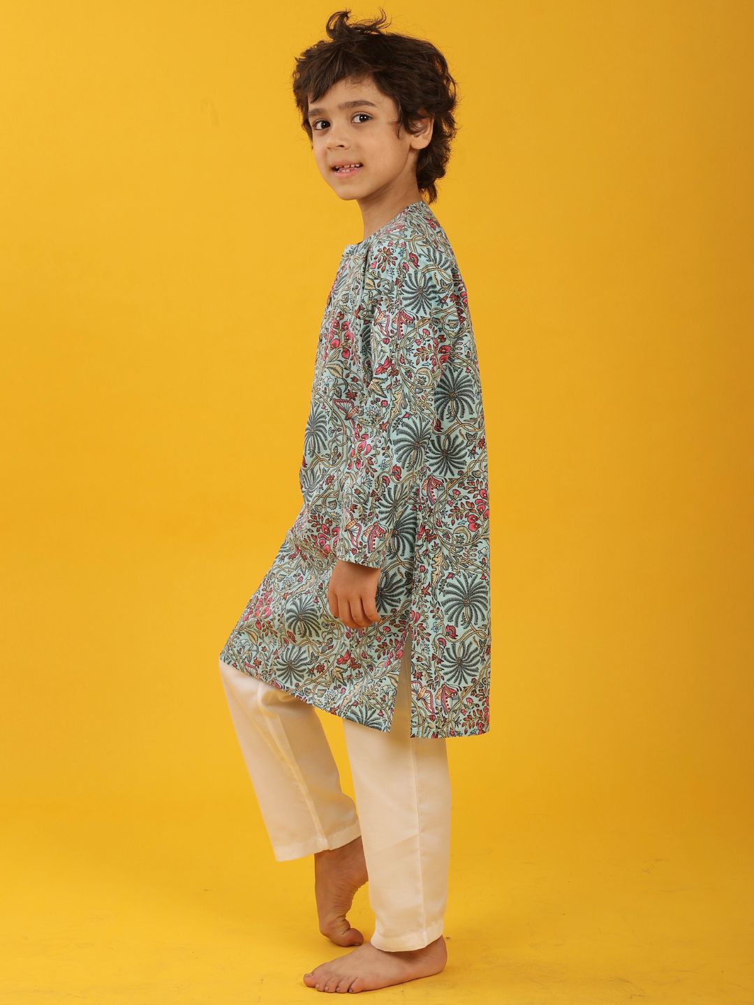 SKY BLUE FLORAL PRINT PURE COTTON KURTA PYJAMA SET - SKY BLUE