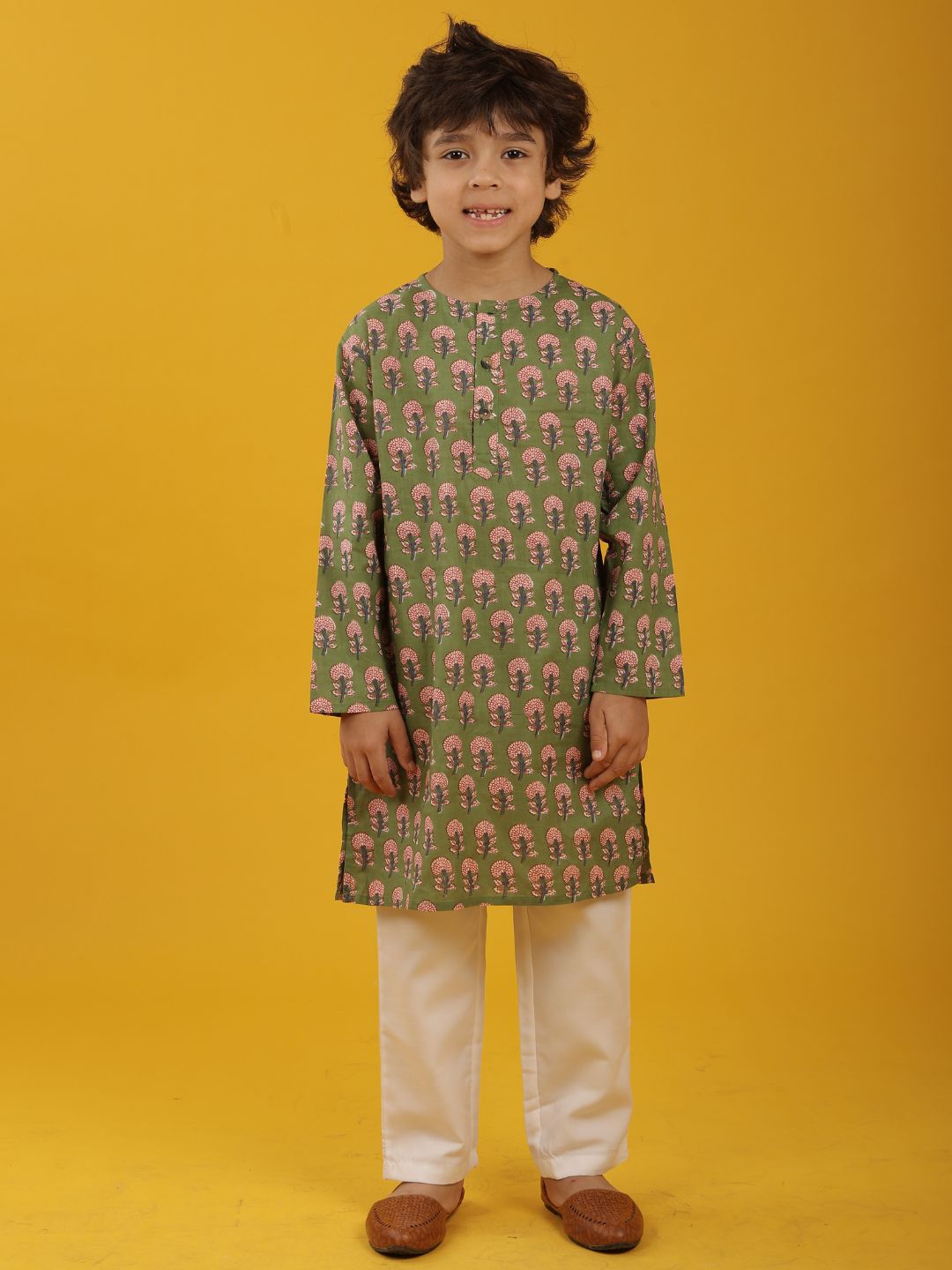 GREEN FLORAL PRINT PURE COTTON KURTA PYJAMA SET - GREEN