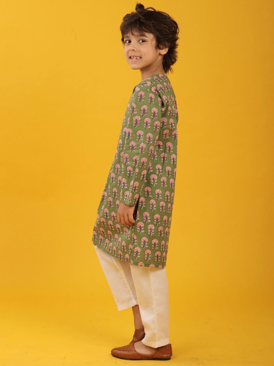 GREEN FLORAL PRINT PURE COTTON KURTA PYJAMA SET - GREEN