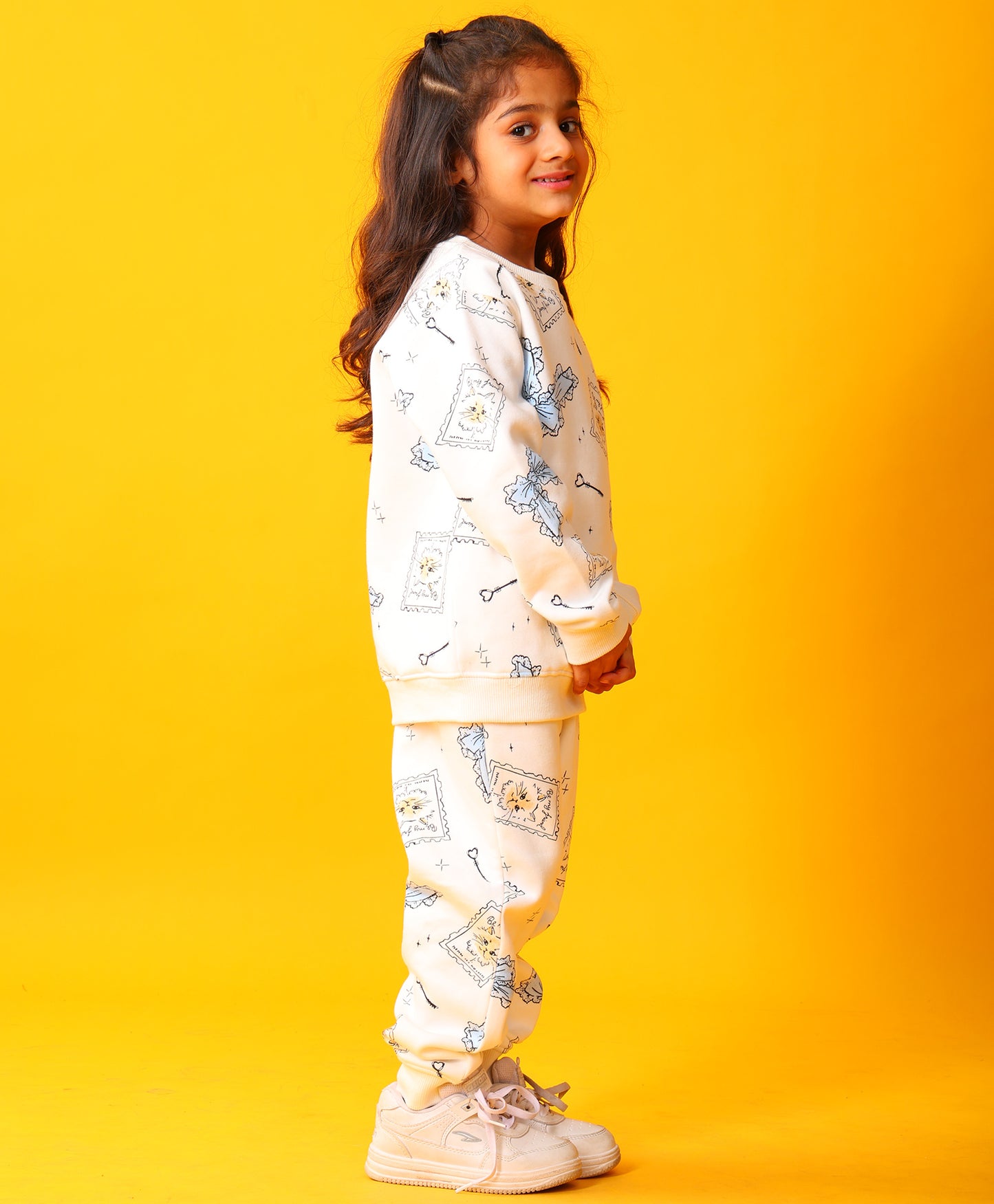 BOW KEY CAT GIRLS FLEECE SWEATSHIRT JOGGER SET - WHITE