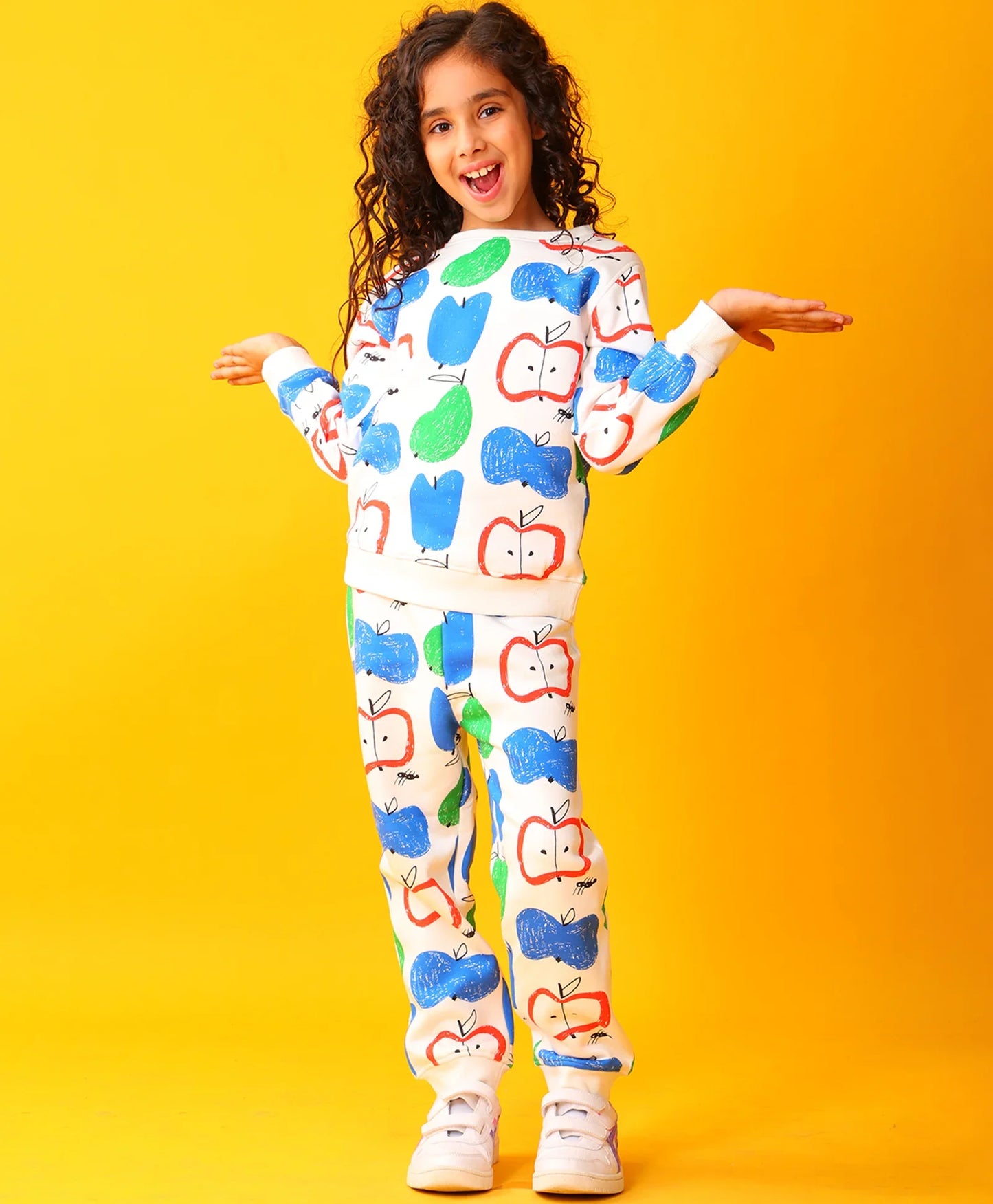 APPLE PEAR GIRLS FLEECE SWEATSHIRT JOGGER SET - WHITE