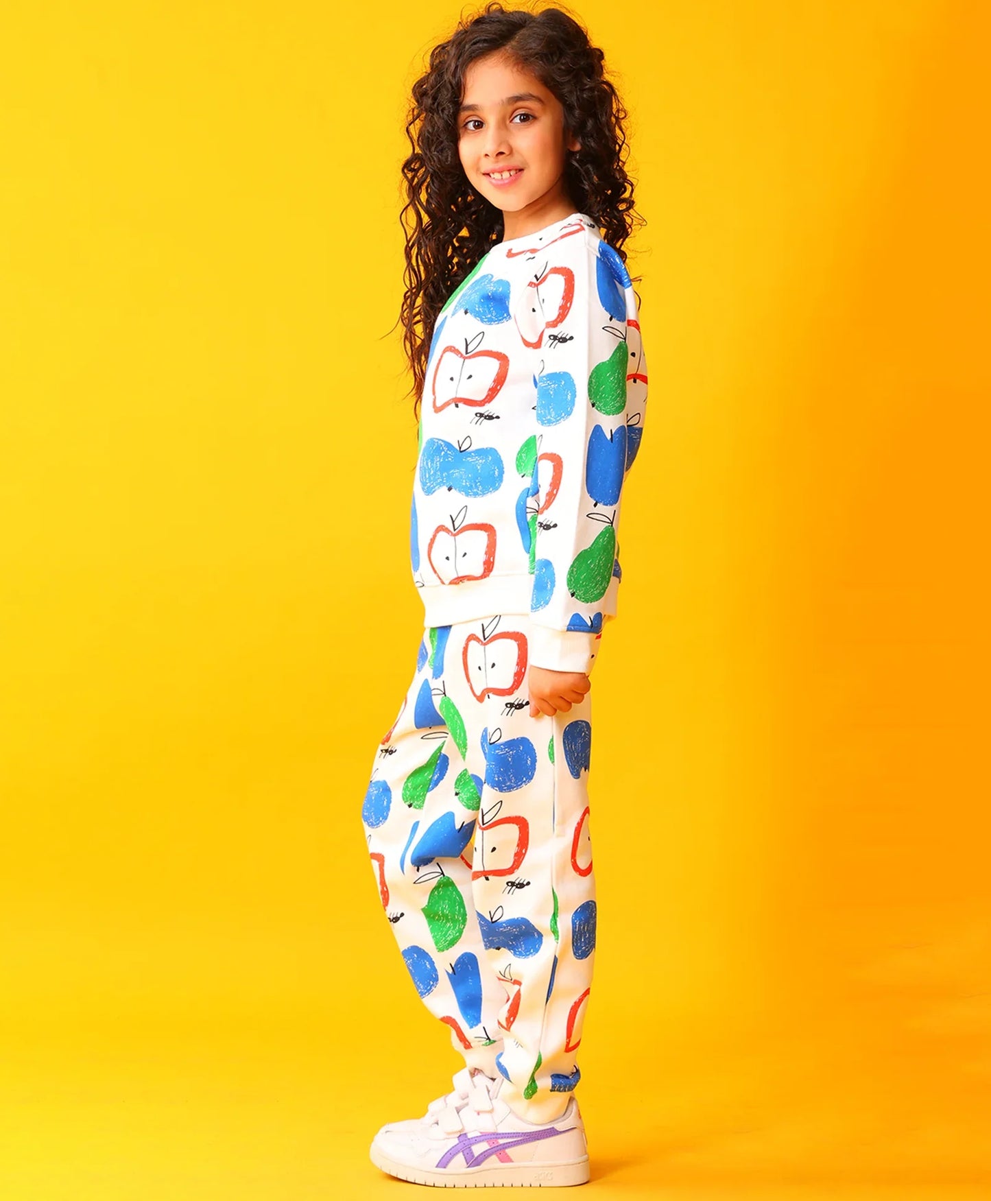 APPLE PEAR GIRLS FLEECE SWEATSHIRT JOGGER SET - WHITE