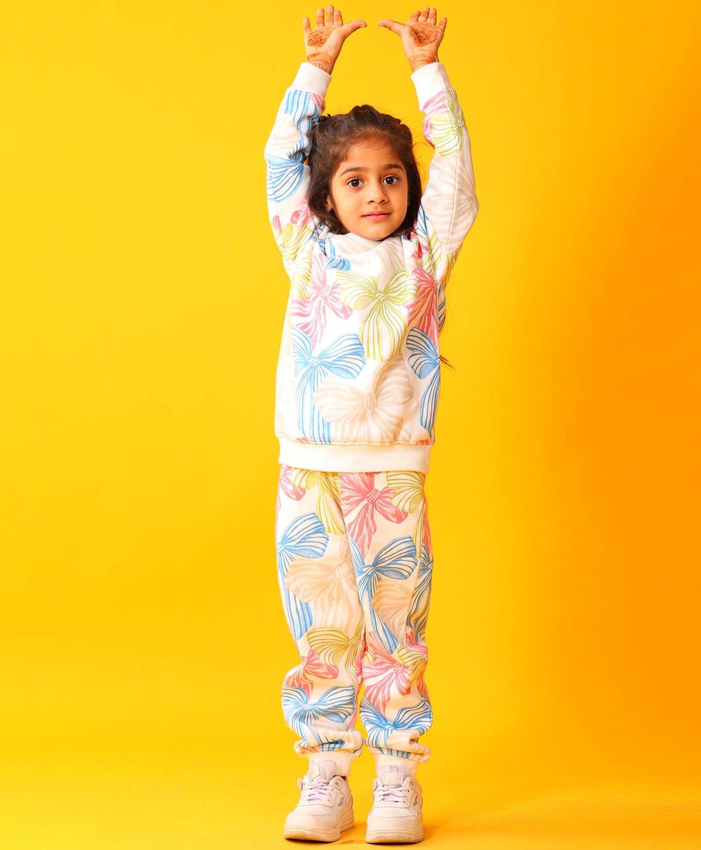 PAINTED BOW GIRLS FLEECE SWEATSHIRT JOGGER SET - WHITE