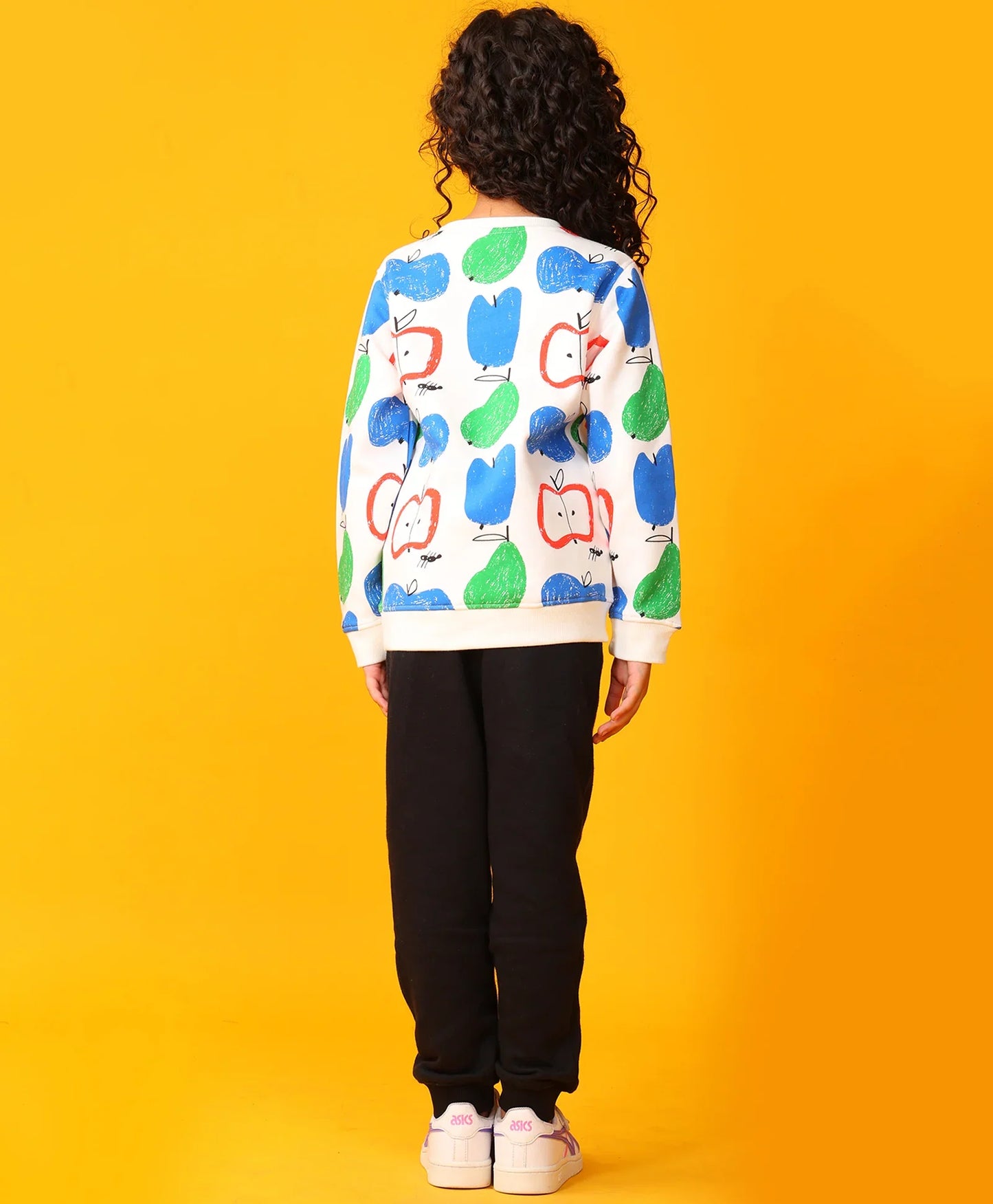 APPLE PEAR GIRLS FLEECE SWEATSHIRT BLACK JOGGER SET - WHITE/BLACK
