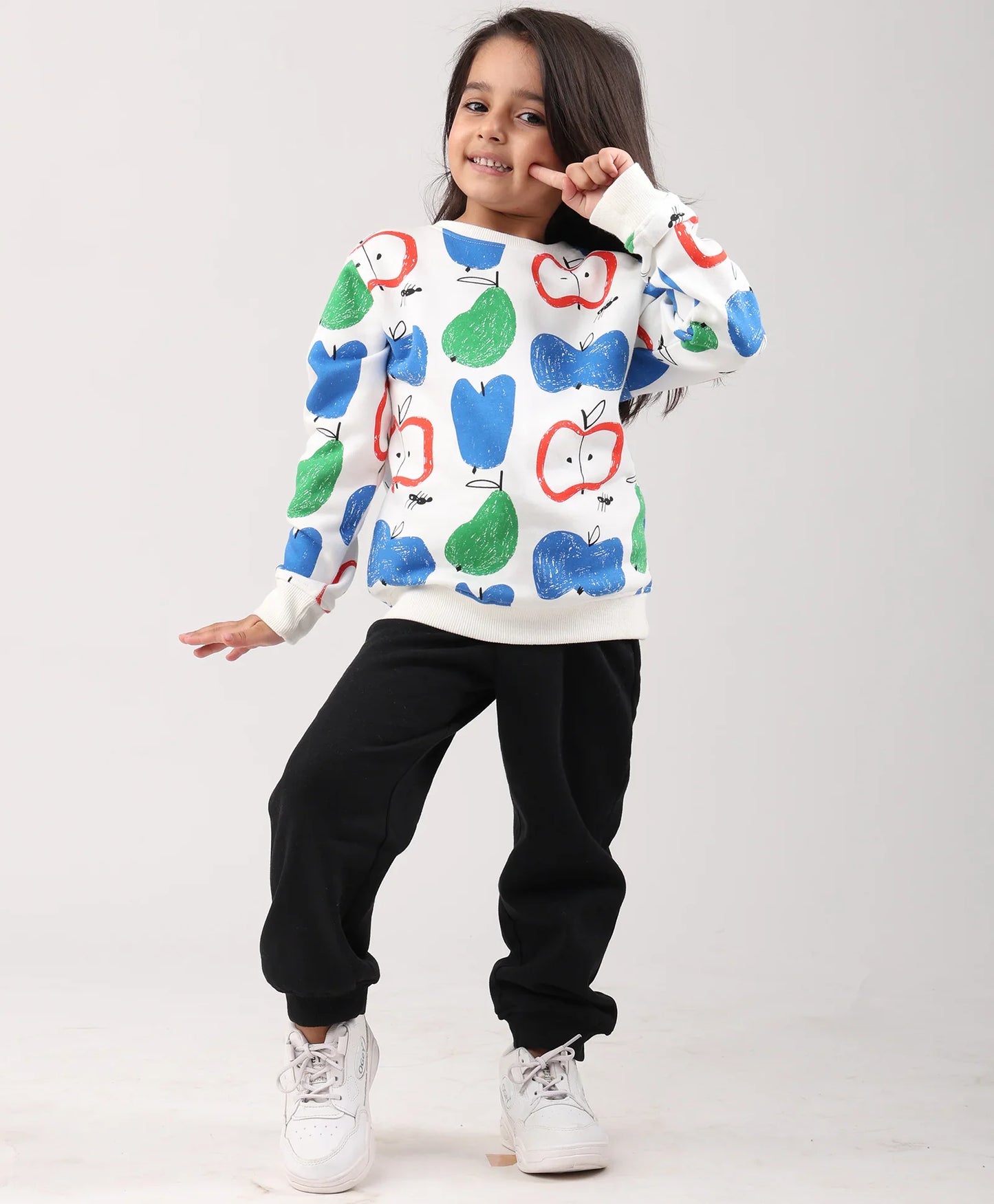 APPLE PEAR GIRLS FLEECE SWEATSHIRT BLACK JOGGER SET - WHITE/BLACK