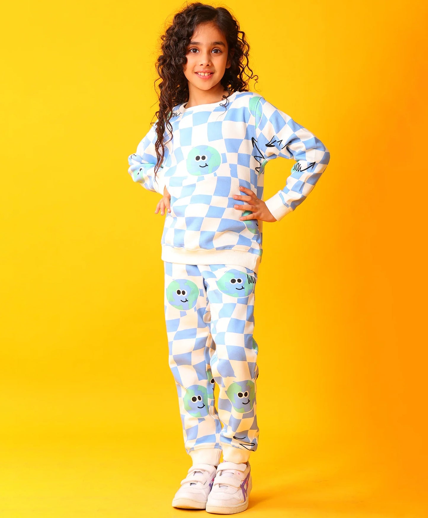 GLOBE CHECK GIRLS FLEECE SWEATSHIRT JOGGER SET - BLUE