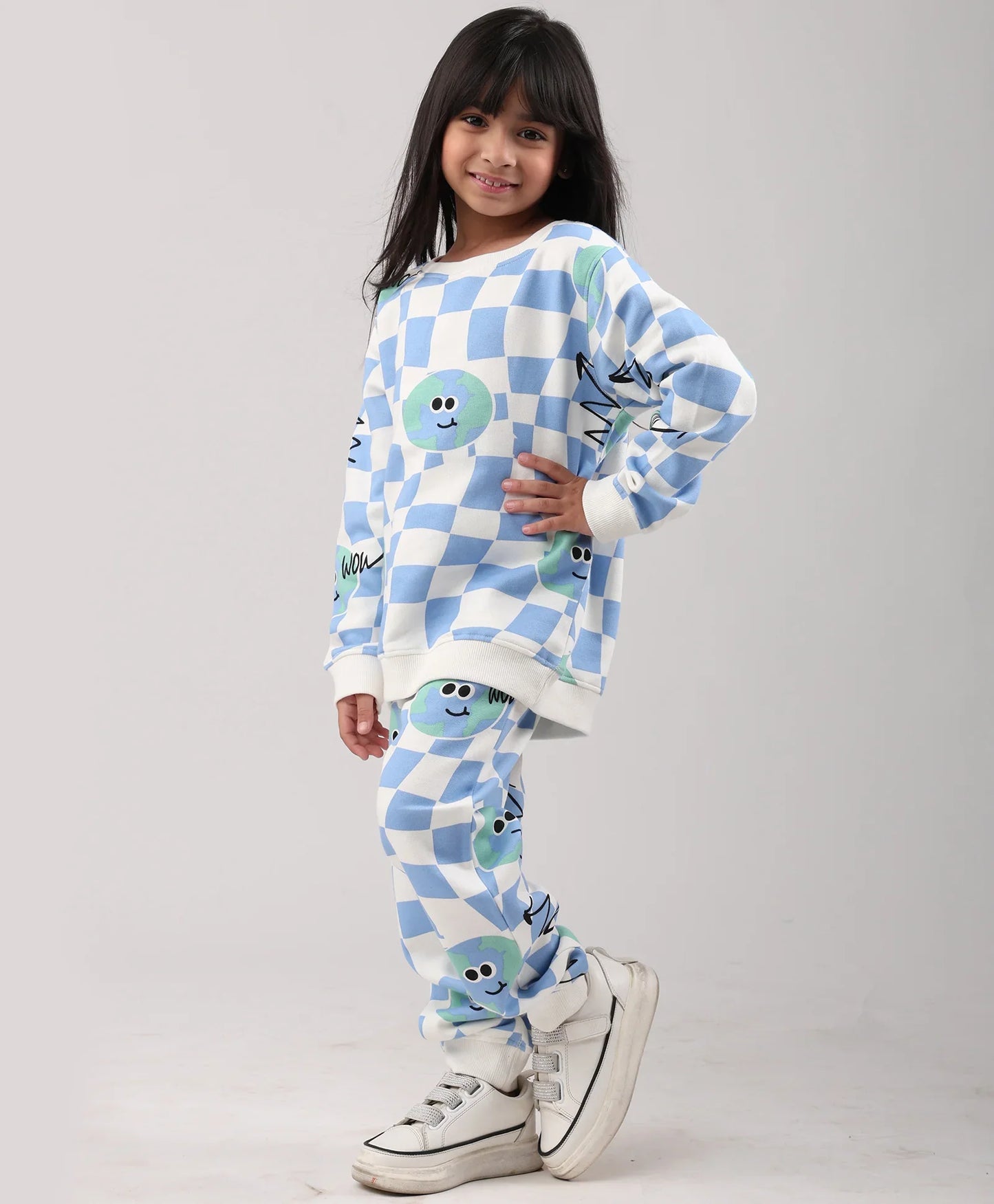 GLOBE CHECK GIRLS FLEECE SWEATSHIRT JOGGER SET - BLUE