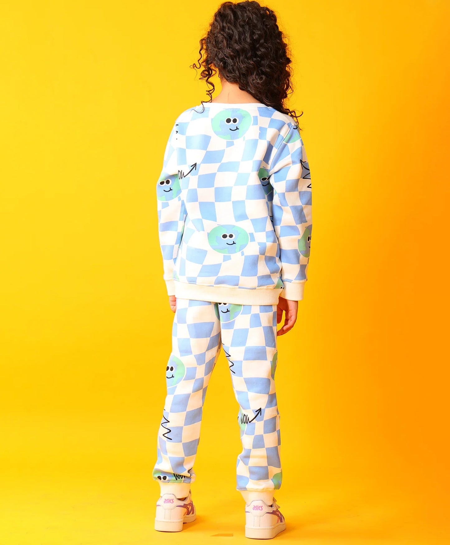 GLOBE CHECK GIRLS FLEECE SWEATSHIRT JOGGER SET - BLUE