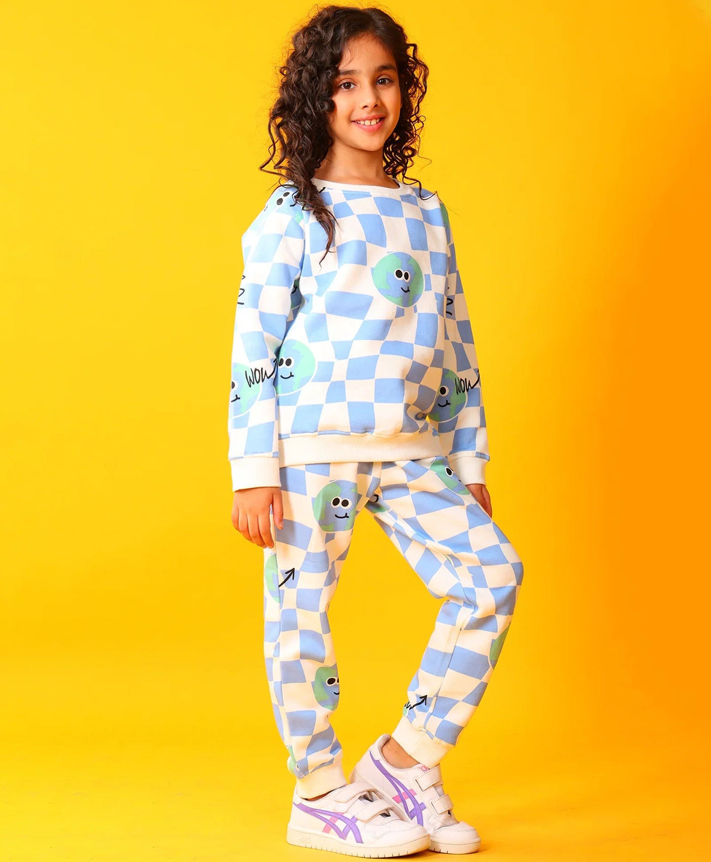 GLOBE CHECK GIRLS FLEECE SWEATSHIRT JOGGER SET - BLUE