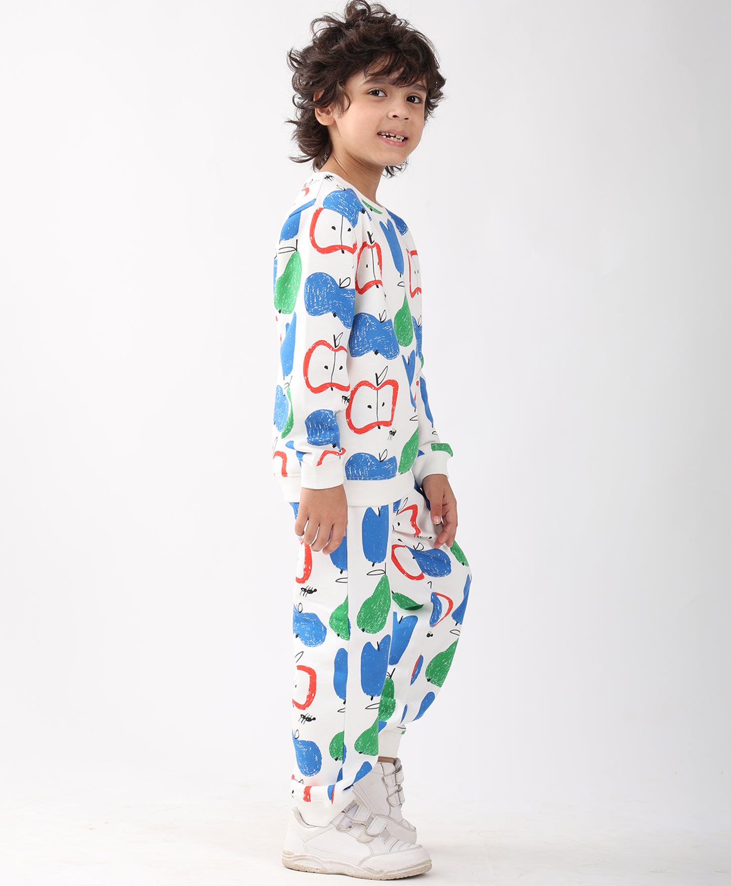 APPLE PEAR FLEECE SWEATSHIRT JOGGER SET - WHITE