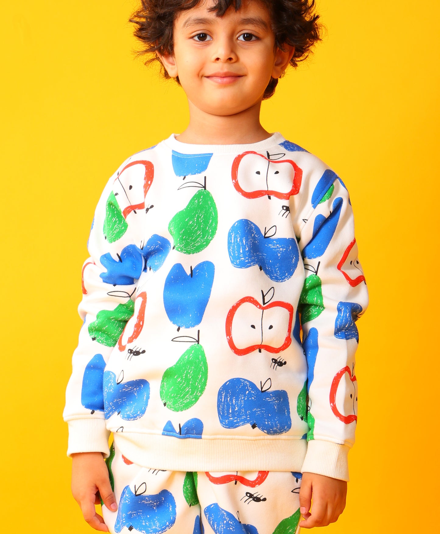 APPLE PEAR FLEECE SWEATSHIRT JOGGER SET - WHITE