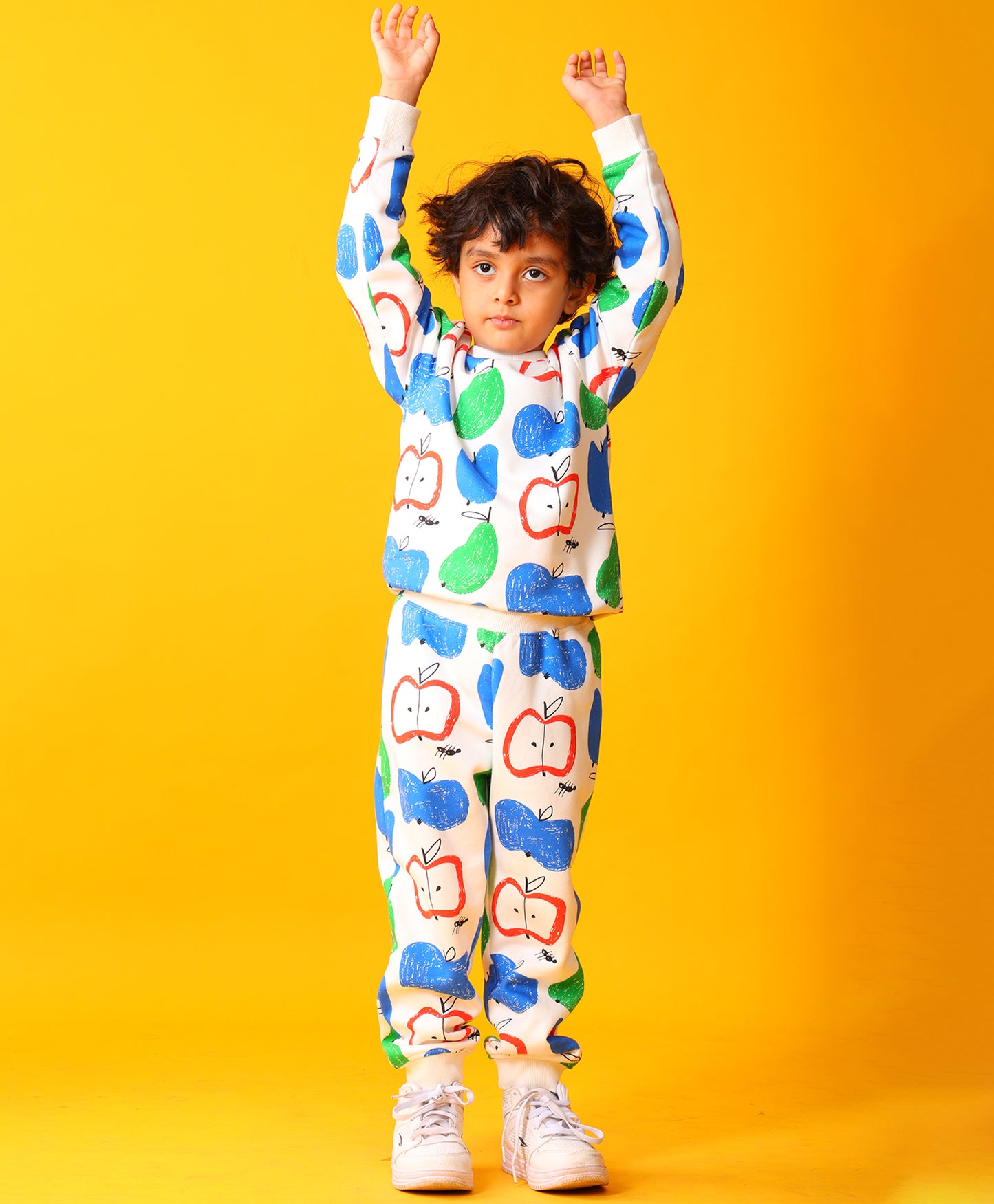 APPLE PEAR FLEECE SWEATSHIRT JOGGER SET - WHITE