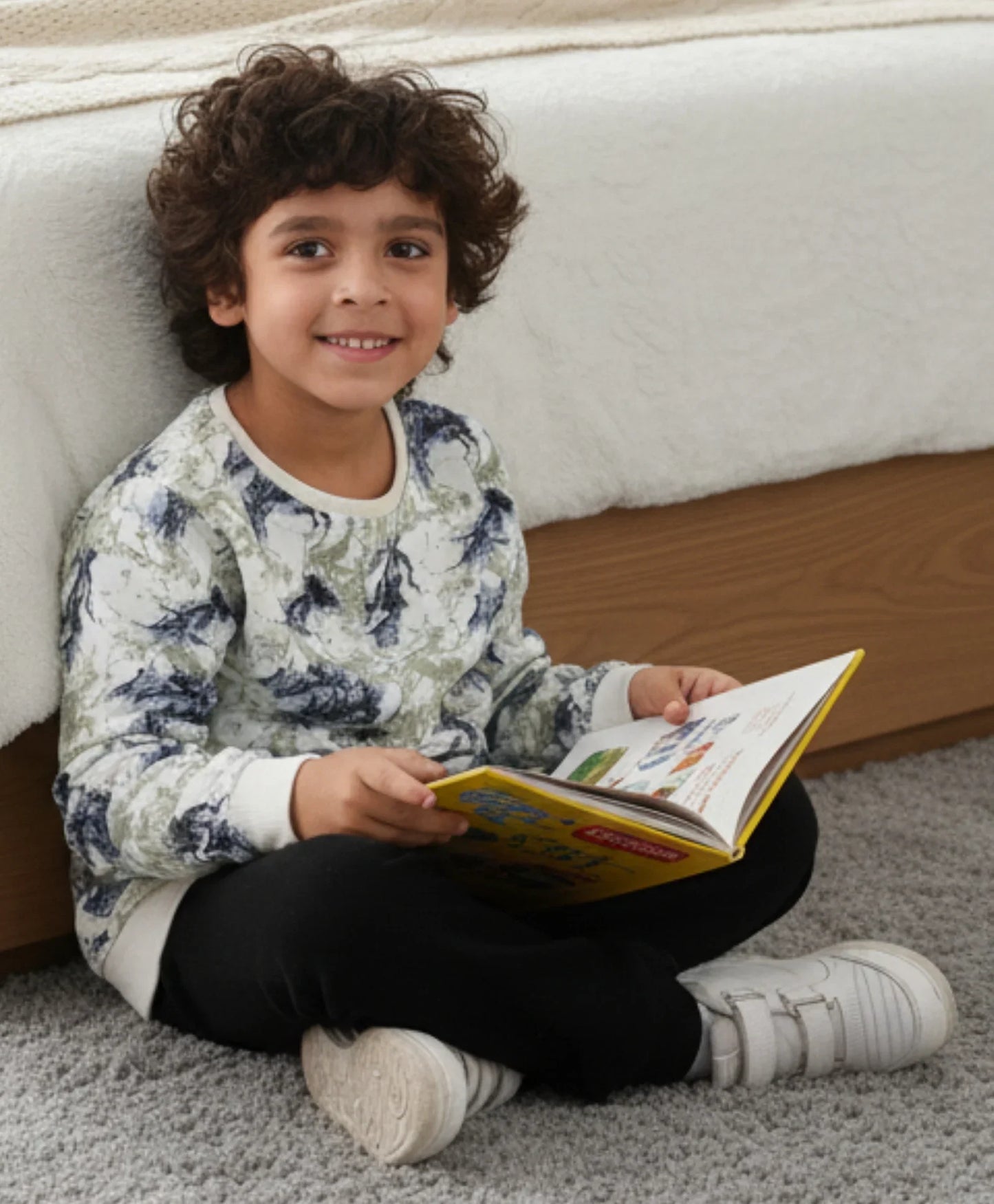 BLUE LIGHTING FLEECE SWEATSHIRT BLACK JOGGER SET - BLUE/BLACK