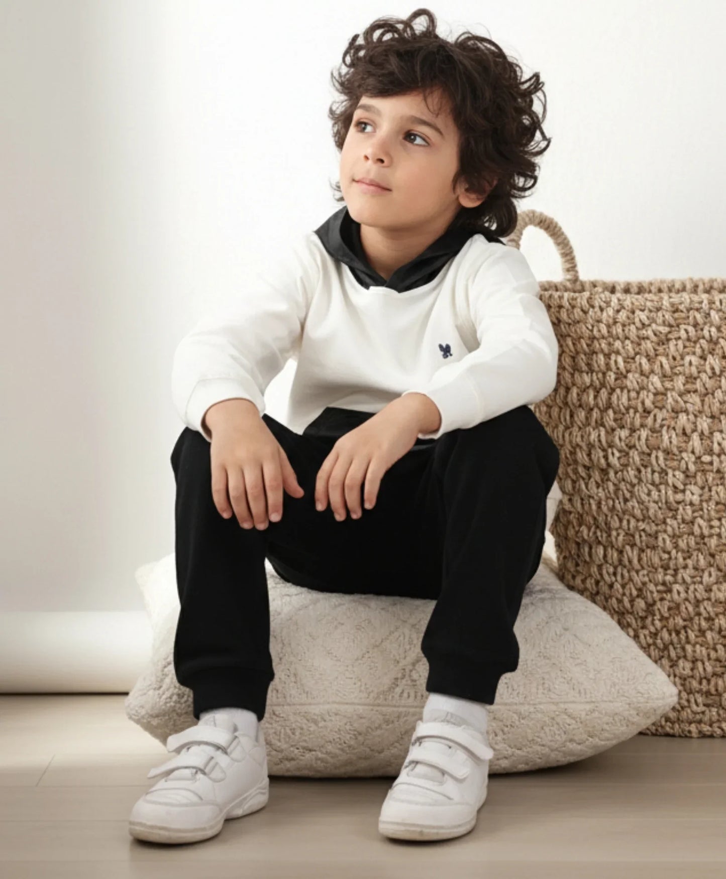 WHITE TAFETTA POCKET HOODIE BLACK JOGGER SET - WHITE/BLACK