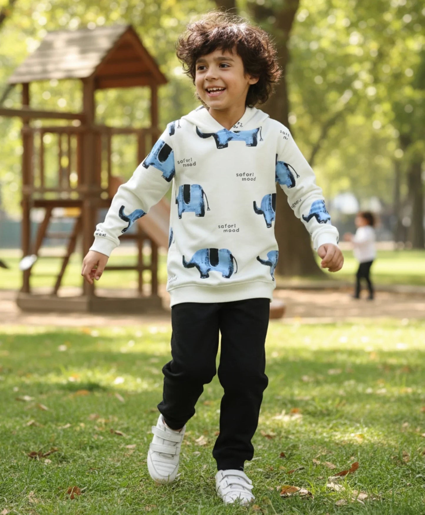 ELEPHANT SAFARI FLEECE HOODIE BLACK JOGGER SET - WHITE/BLACK