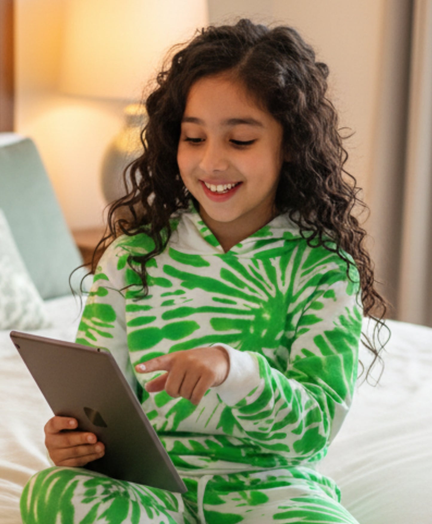 GREEN SWIRL GIRLS FLEECE HOODIE - GREEN