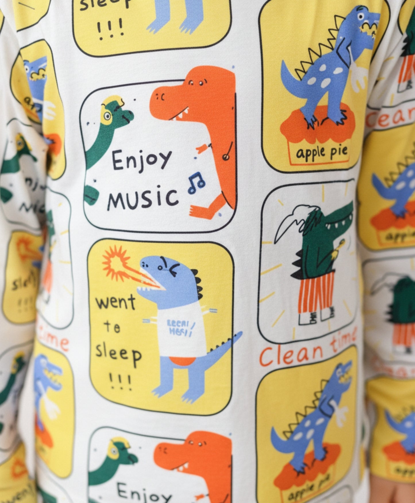 DINOSAUR STAMP LONG SLEEVE PYJAMA SET -WHITE