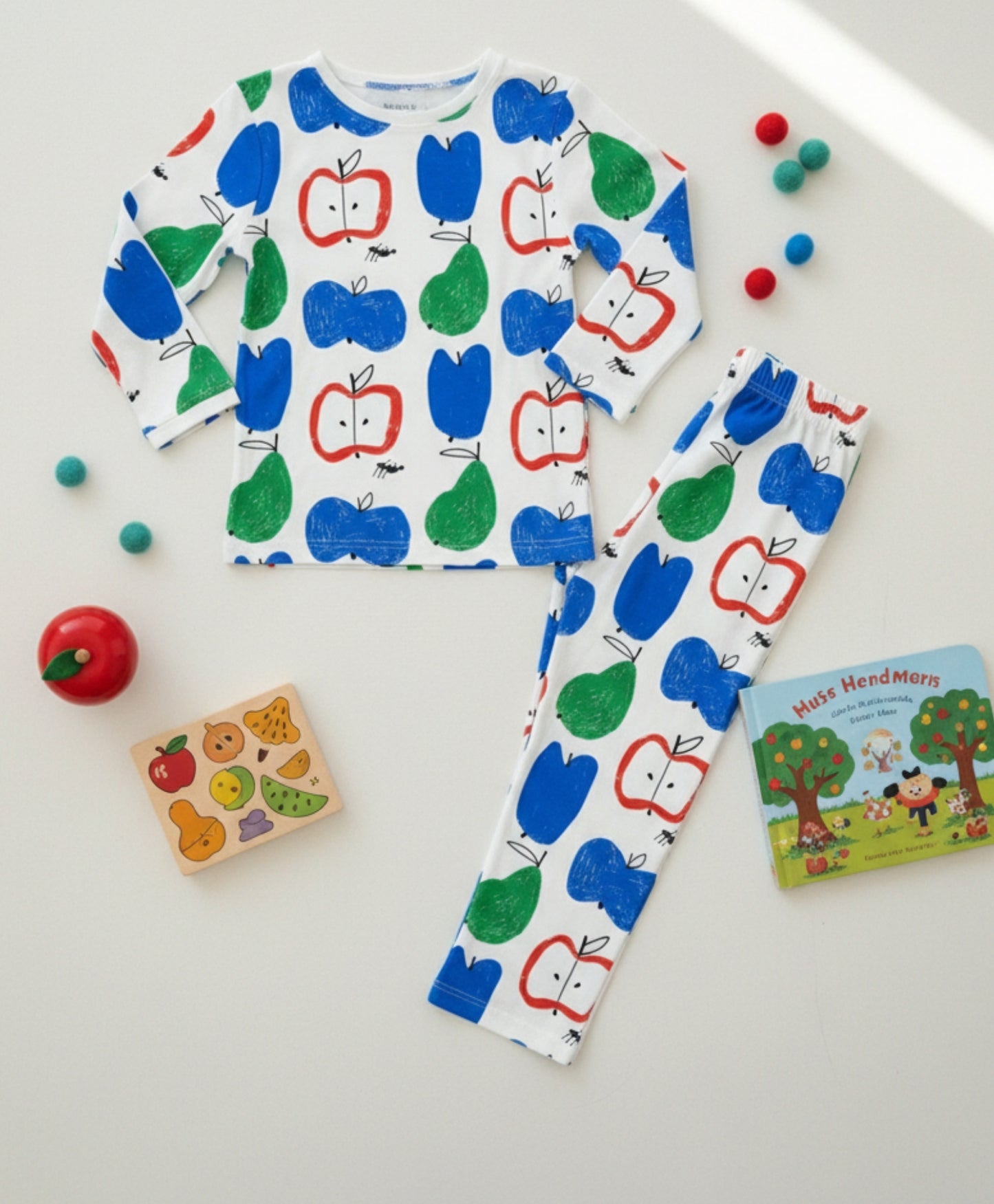 APPLE PEAR LONG SLEEVE PYJAMA SET -WHITE