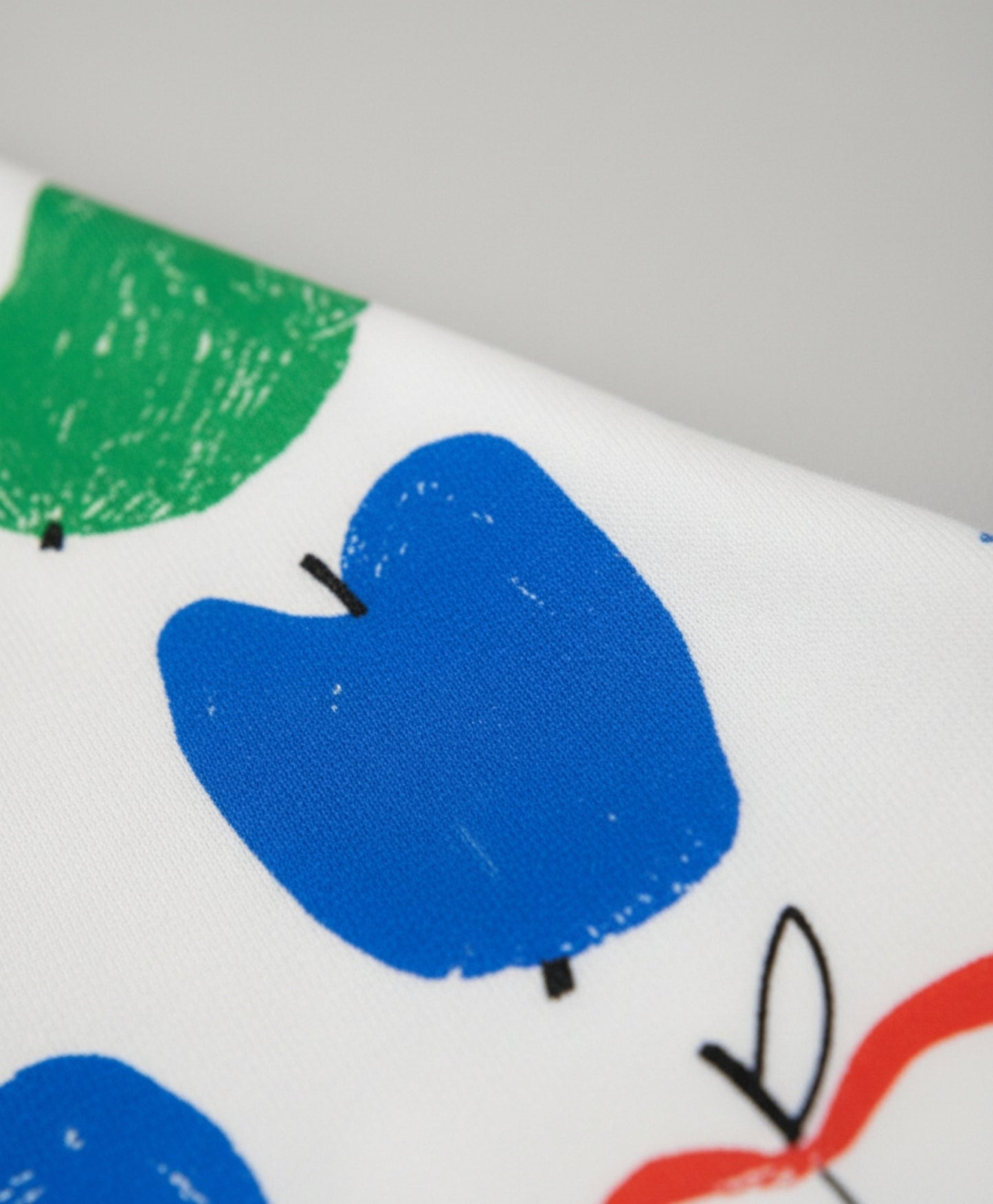 APPLE PEAR LONG SLEEVE PYJAMA SET -WHITE