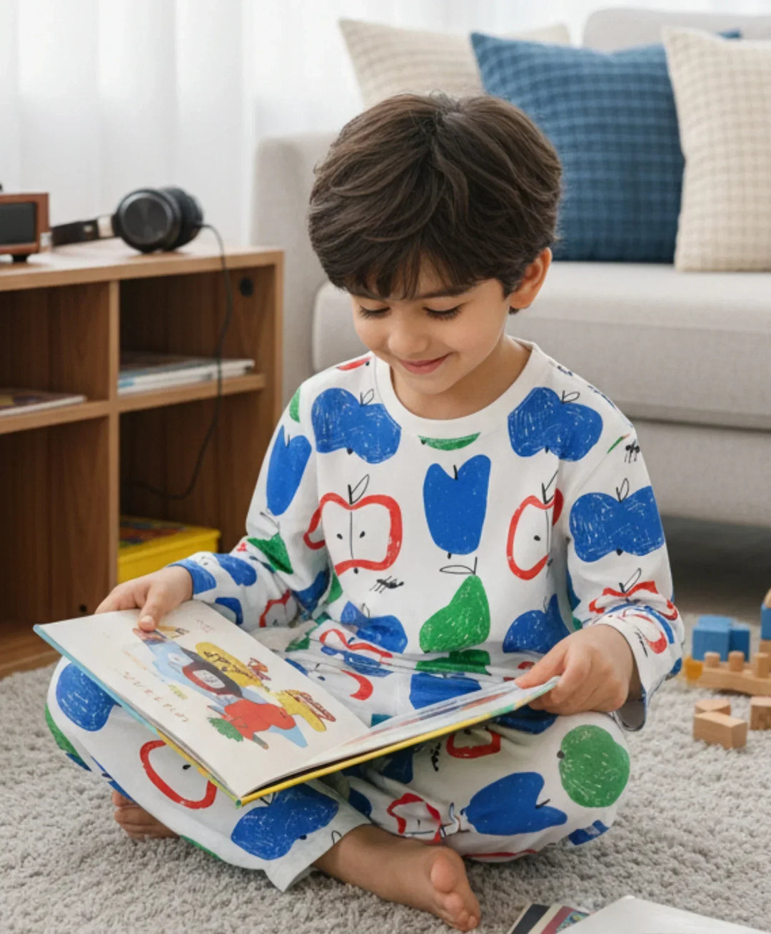 APPLE PEAR LONG SLEEVE PYJAMA SET -WHITE - Anthrilo 