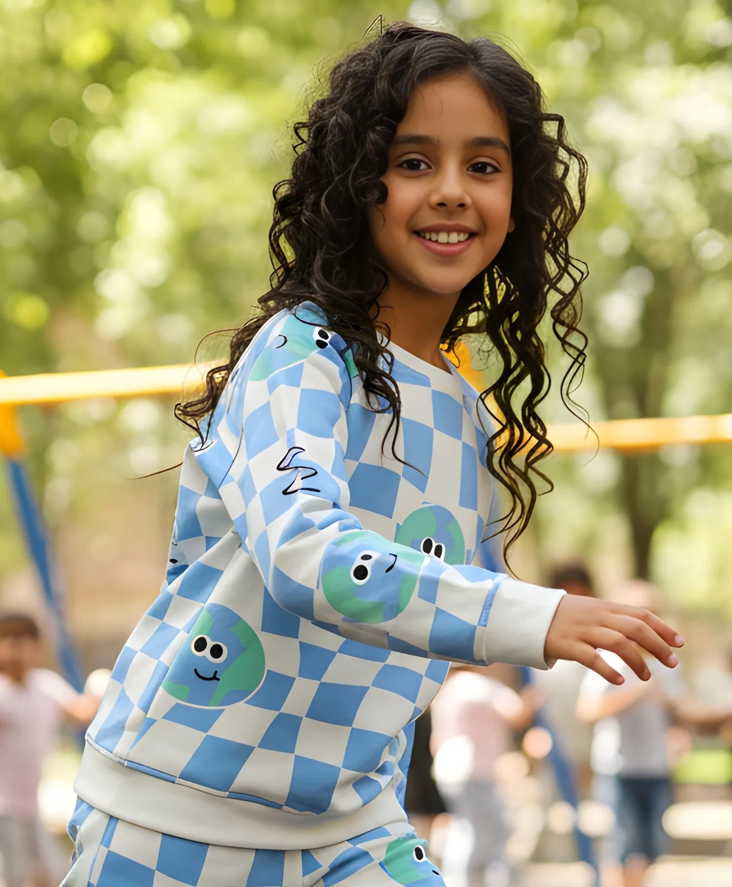 GLOBE CHECK GIRLS FLEECE SWEATSHIRT - BLUE
