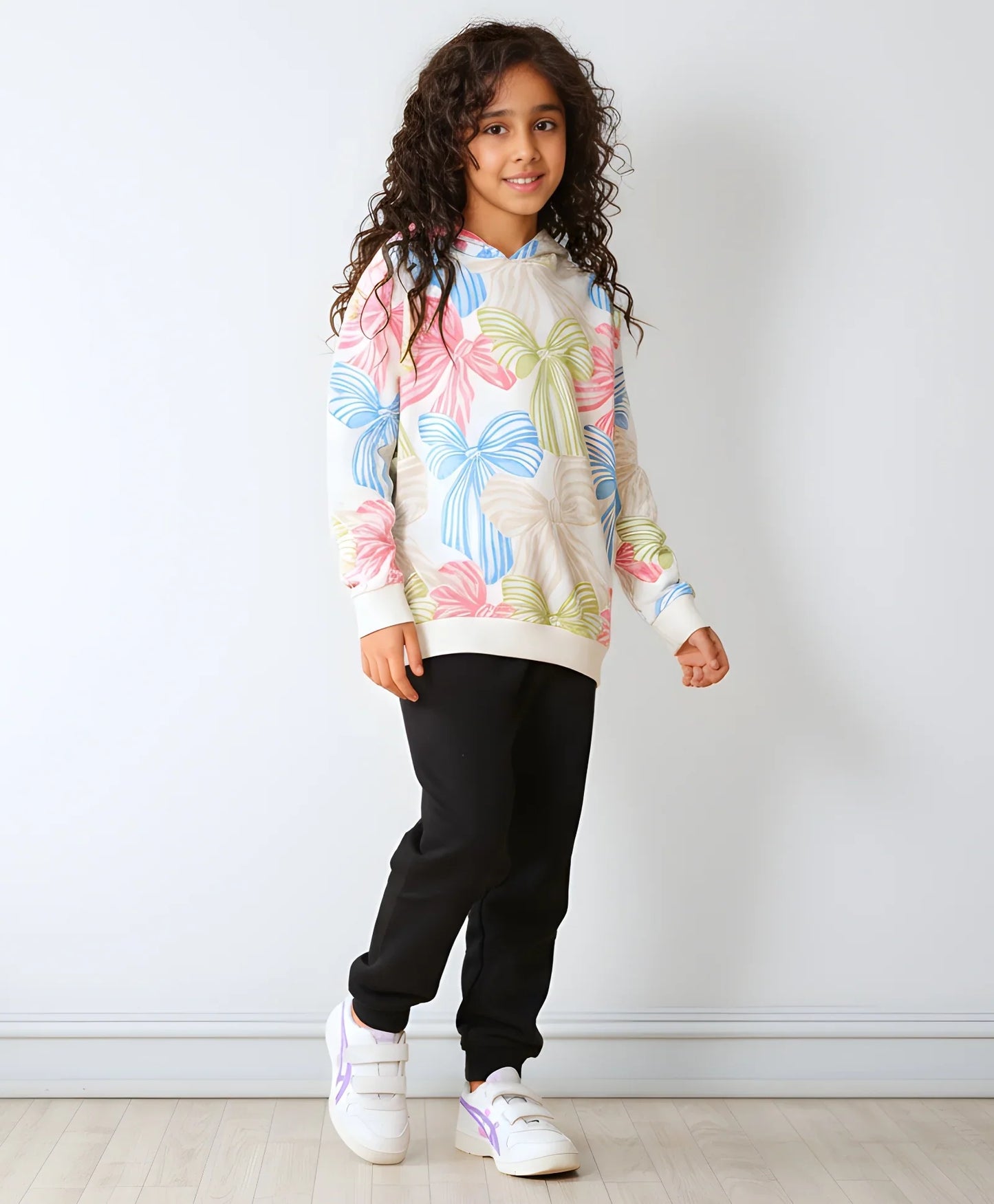 PAINTED BOW FLEECE HOODIE BLACK JOGGER SET - WHITE/ BLACK