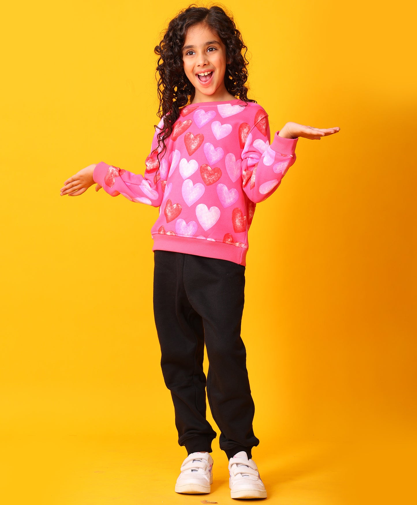HEART PINK FLEECE SWEATSHIRT BLACK JOGGER SET - PINK/BLACK