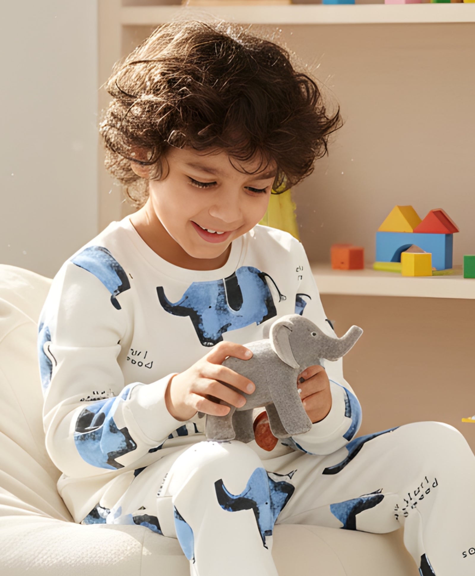 ELEPHANT SAFARI FLEECE SWEATSHIRT -OFF WHITE - Anthrilo 