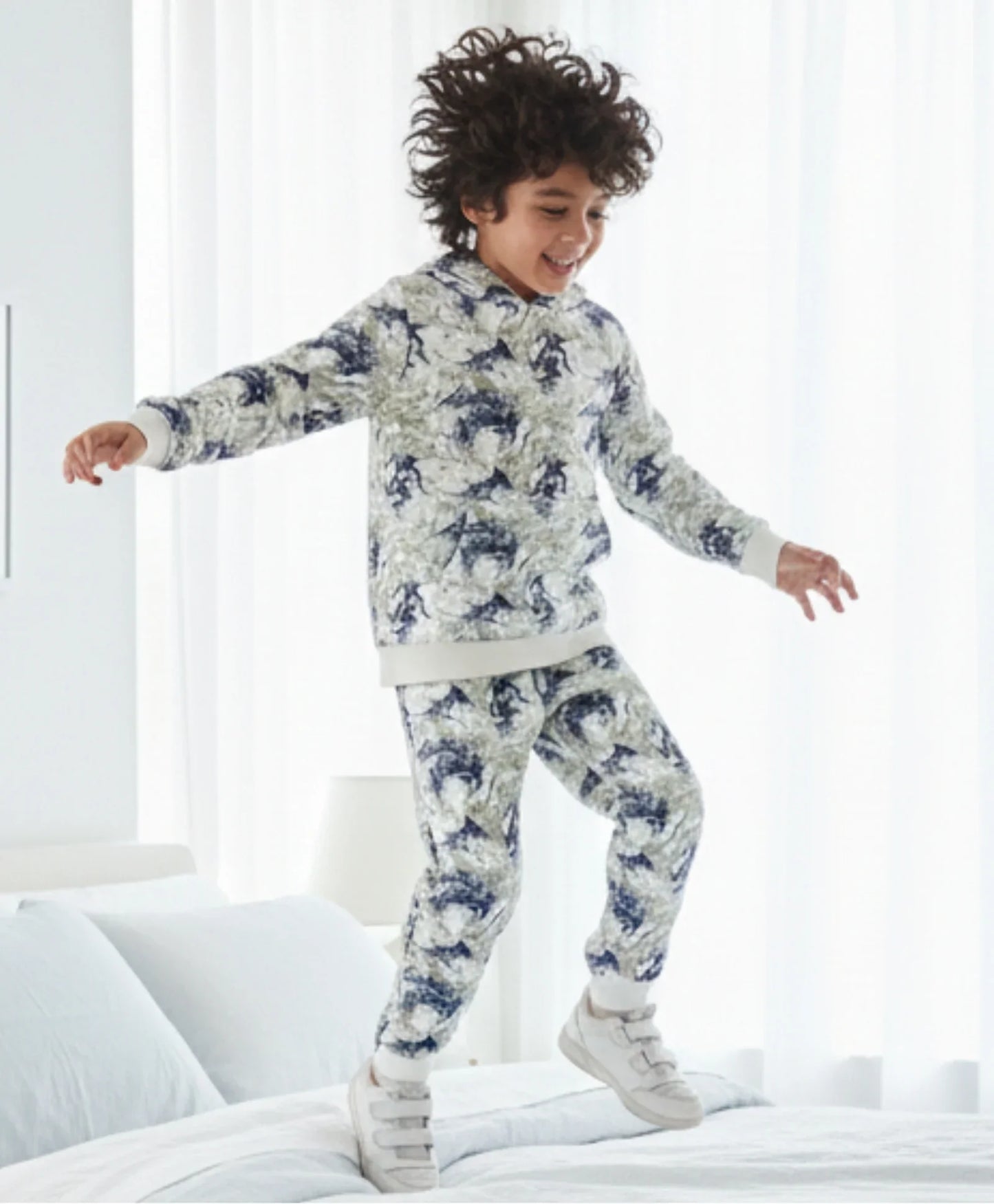 BLACK BLUE LIGHTING FLEECE BOYS HOODIE JOGGER SET - BLUE