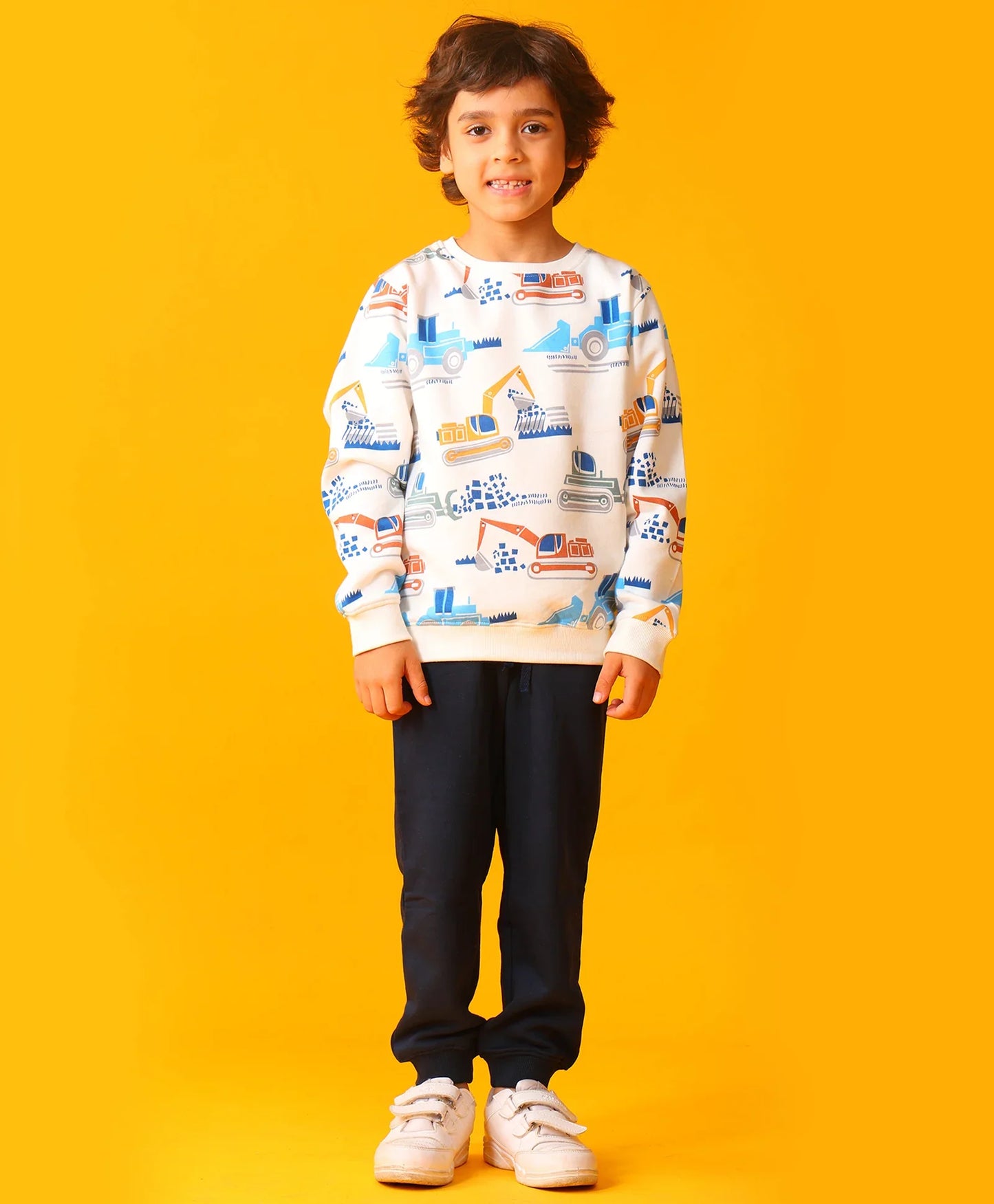 DIGGER PRINT BOYS FLEECE SWEATSHIRT NAVY JOGGER SET - OFF WHITE/NAVY