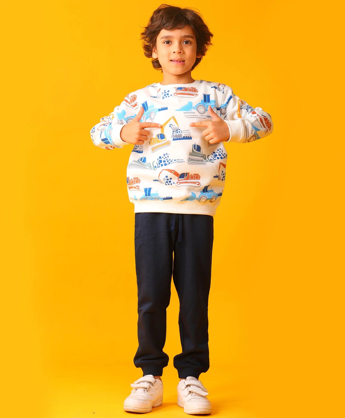 DIGGER PRINT BOYS FLEECE SWEATSHIRT NAVY JOGGER SET - OFF WHITE/NAVY