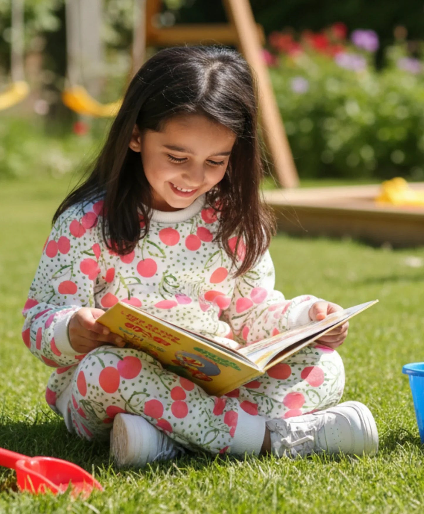 CHERRY LOVE FLEECE GIRLS SWEATSHIRT JOGGER SET - OFF WHITE