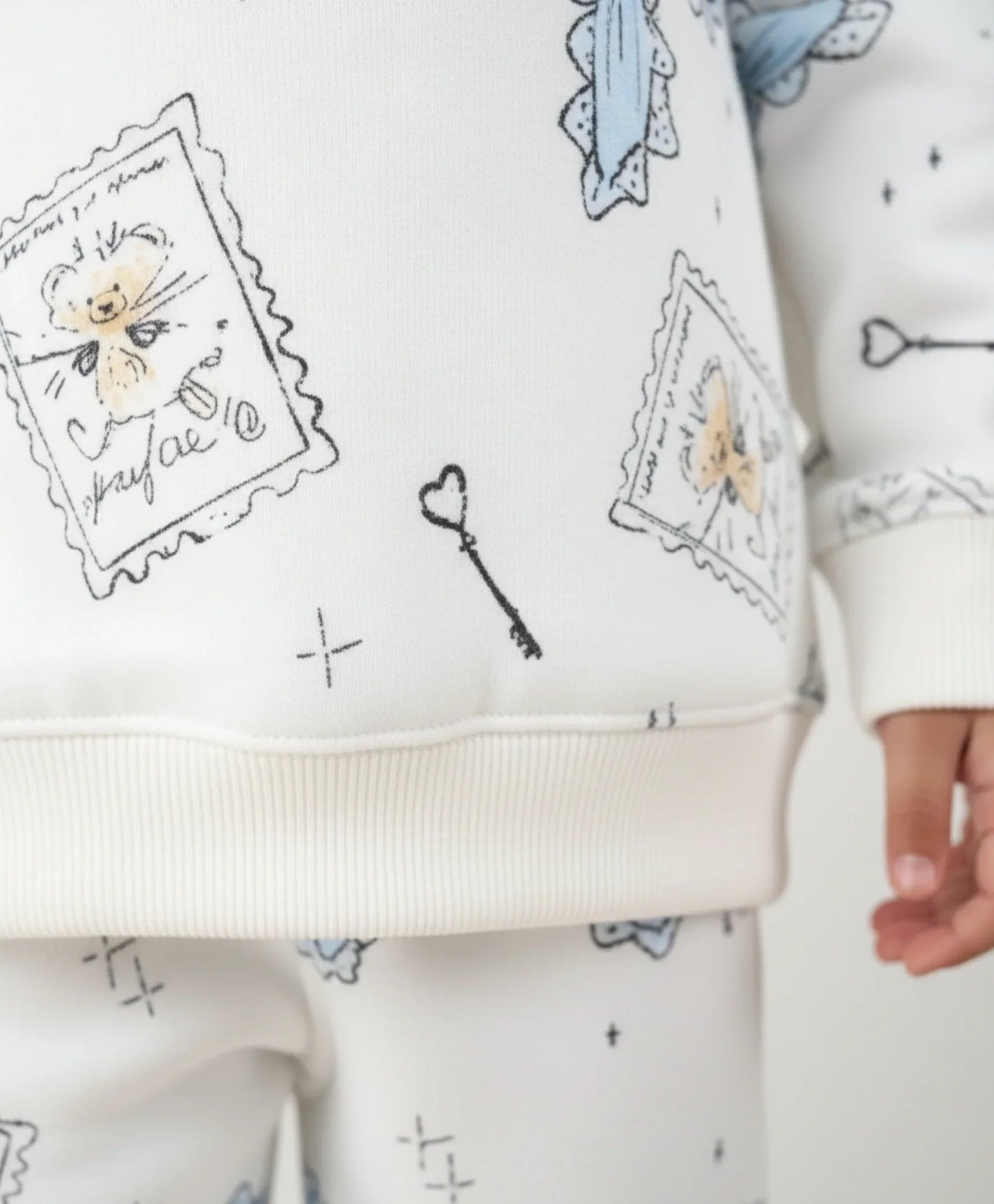 BOW KEY CAT GIRLS FLEECE SWEATSHIRT JOGGER SET - WHITE