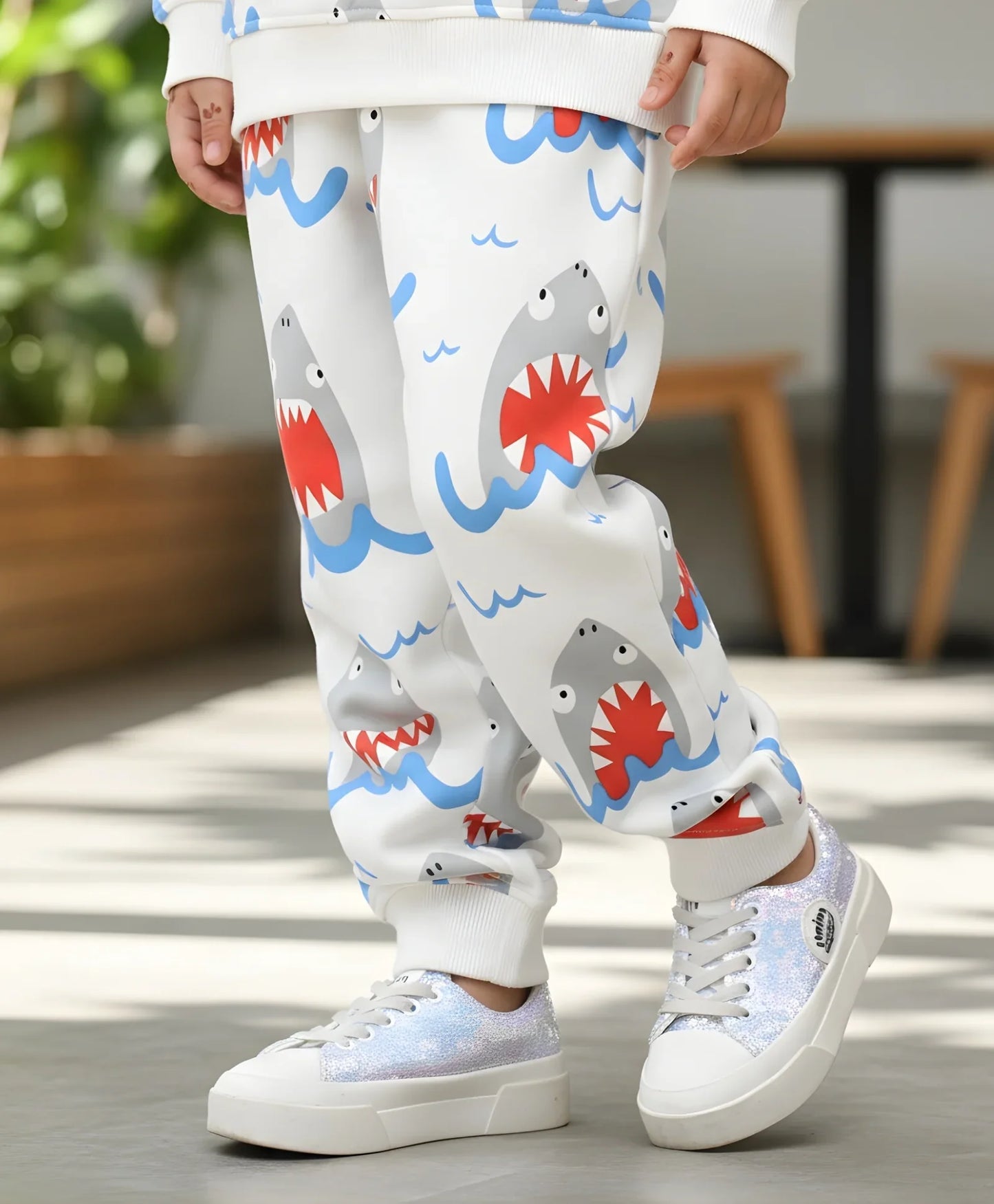 SLEEPY SHARK GIRLS FLEECE JOGGER - OFF WHITE