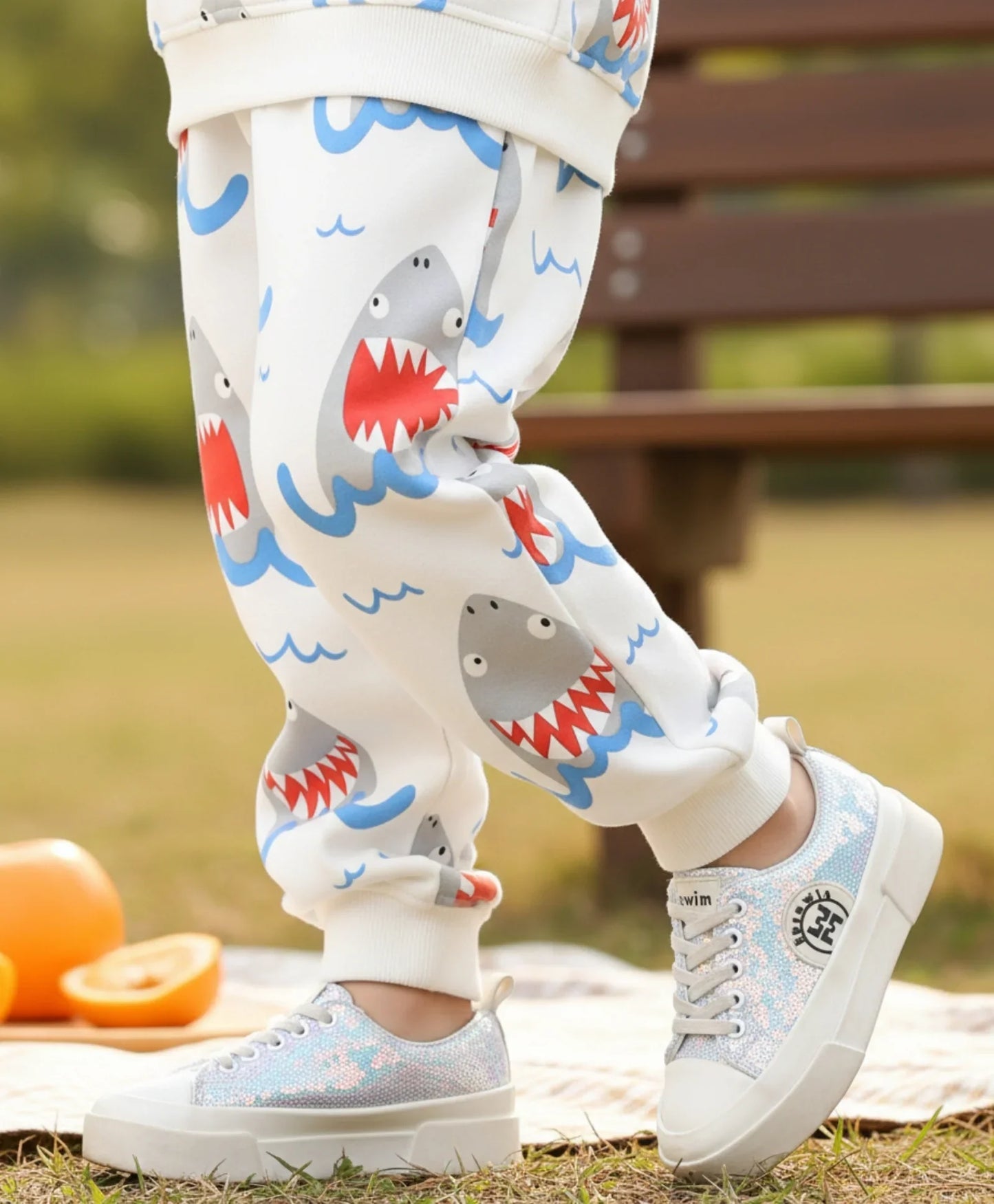 SLEEPY SHARK GIRLS FLEECE JOGGER - OFF WHITE
