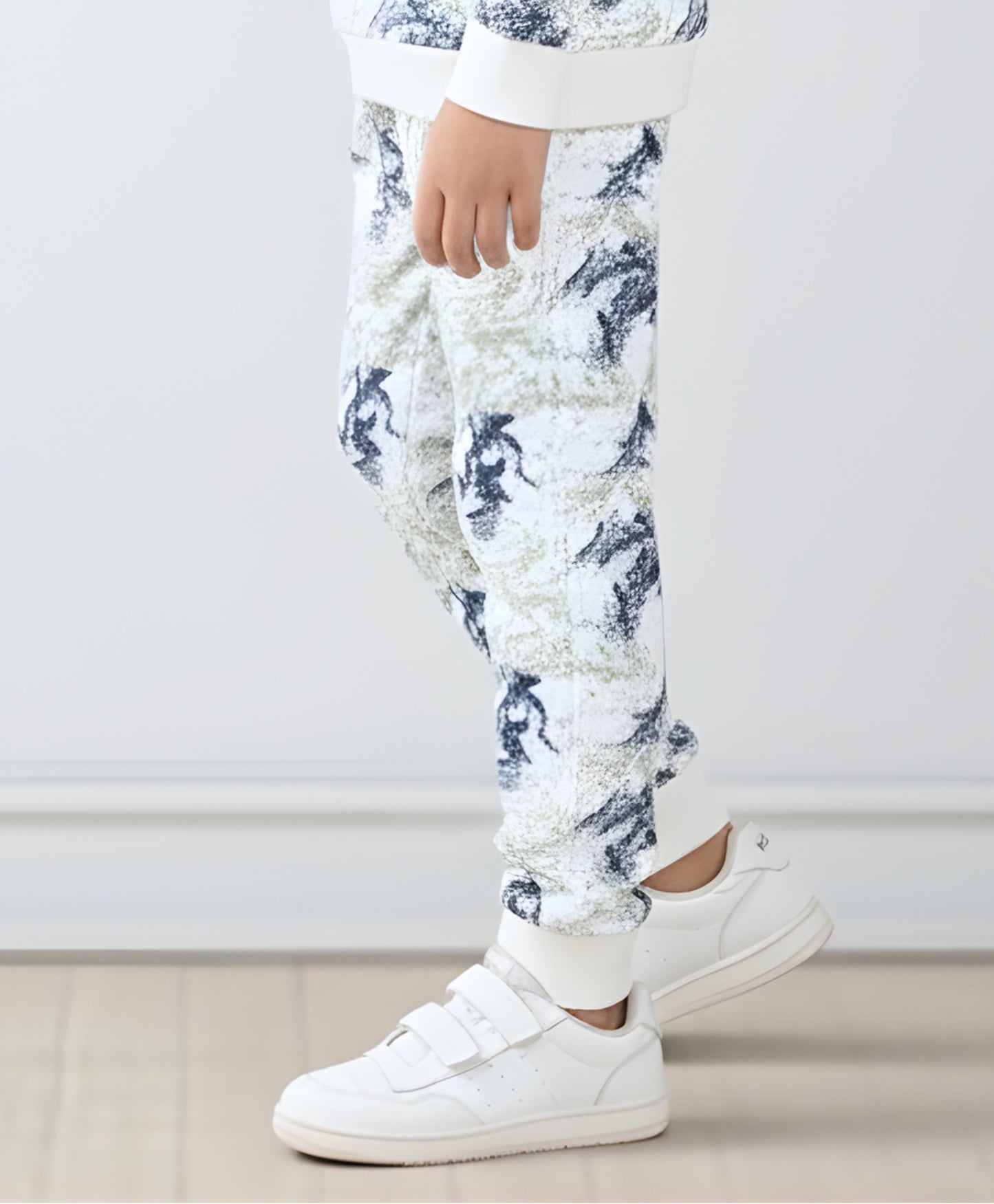 BLACK BLUE LIGHTNING FLEECE BOYS JOGGER - BLUE