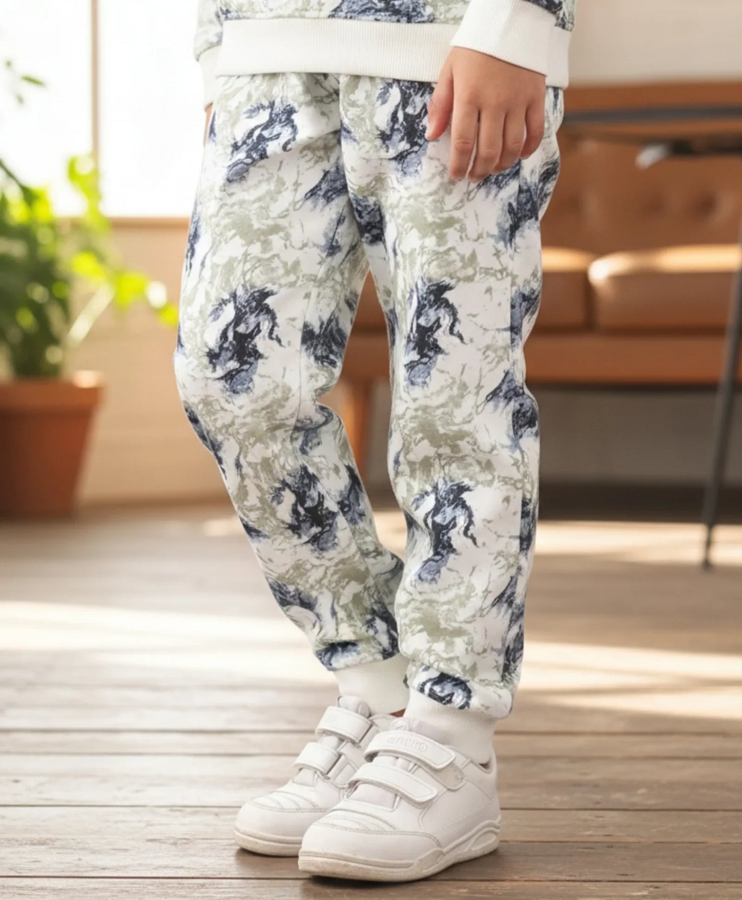 BLACK BLUE LIGHTNING FLEECE BOYS JOGGER - BLUE