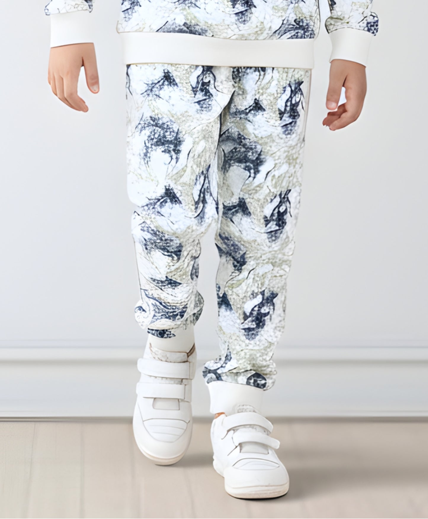 BLACK BLUE LIGHTNING FLEECE BOYS JOGGER - BLUE