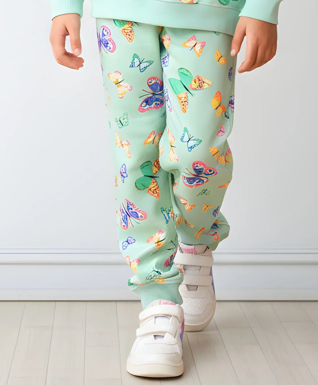 BUTTERFLY GREEN FLEECE GIRLS JOGGER - GREEN - Anthrilo 